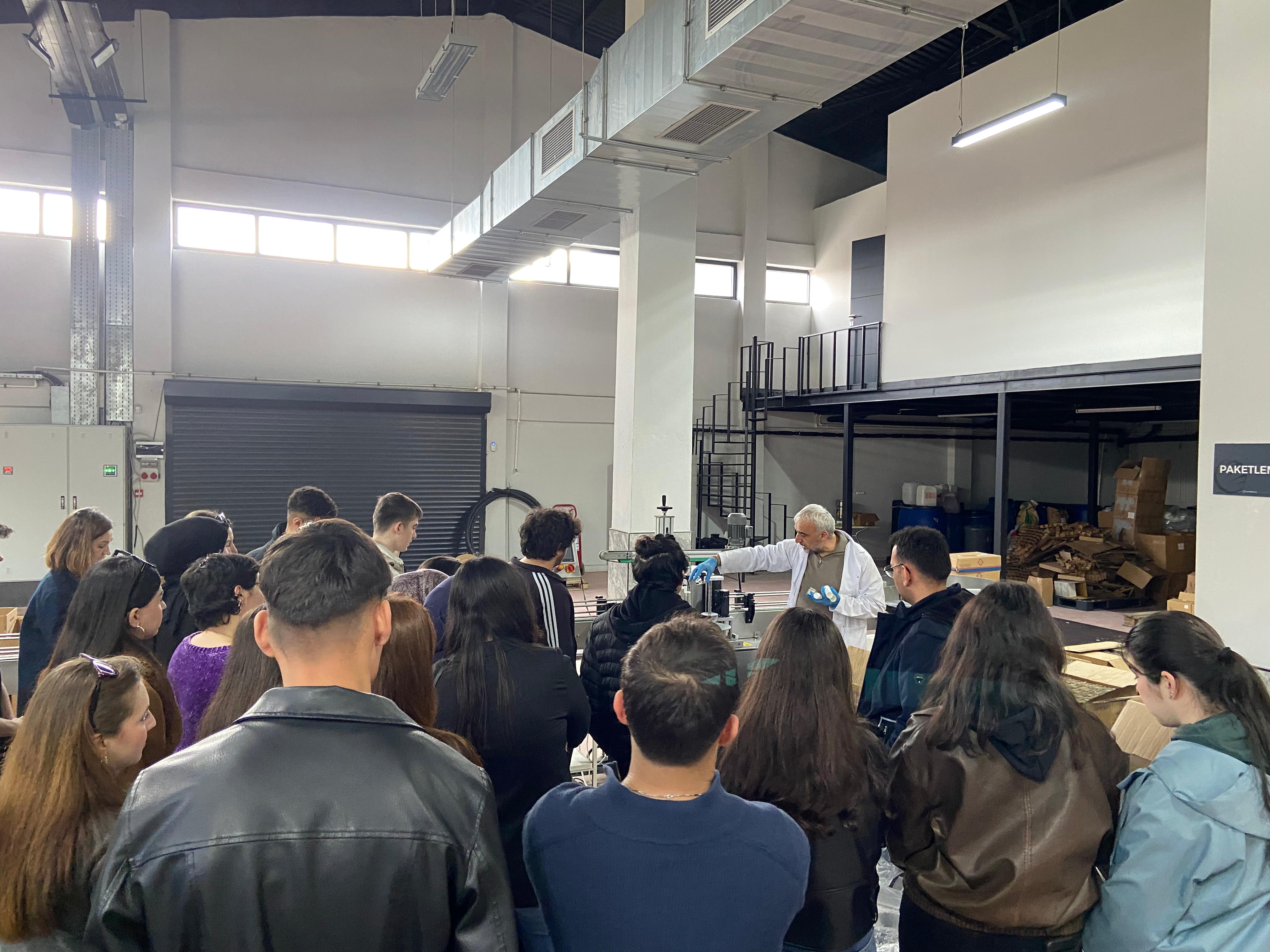 Kimya Teknolojisi Programı Öğrencilerinden Clab Cosmetics Teknik Gezisi 2