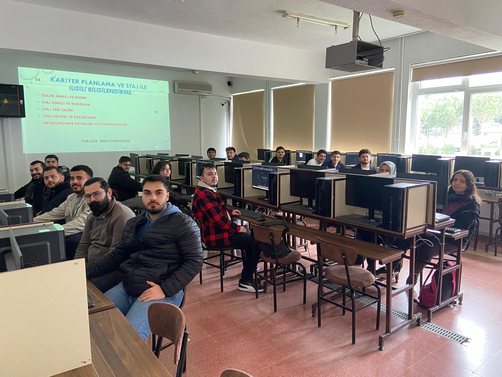 The 2025-2026 Academic Year First-Year Academic Advisor-Student Meeting for the Construction Technology Program Has Been Held 3