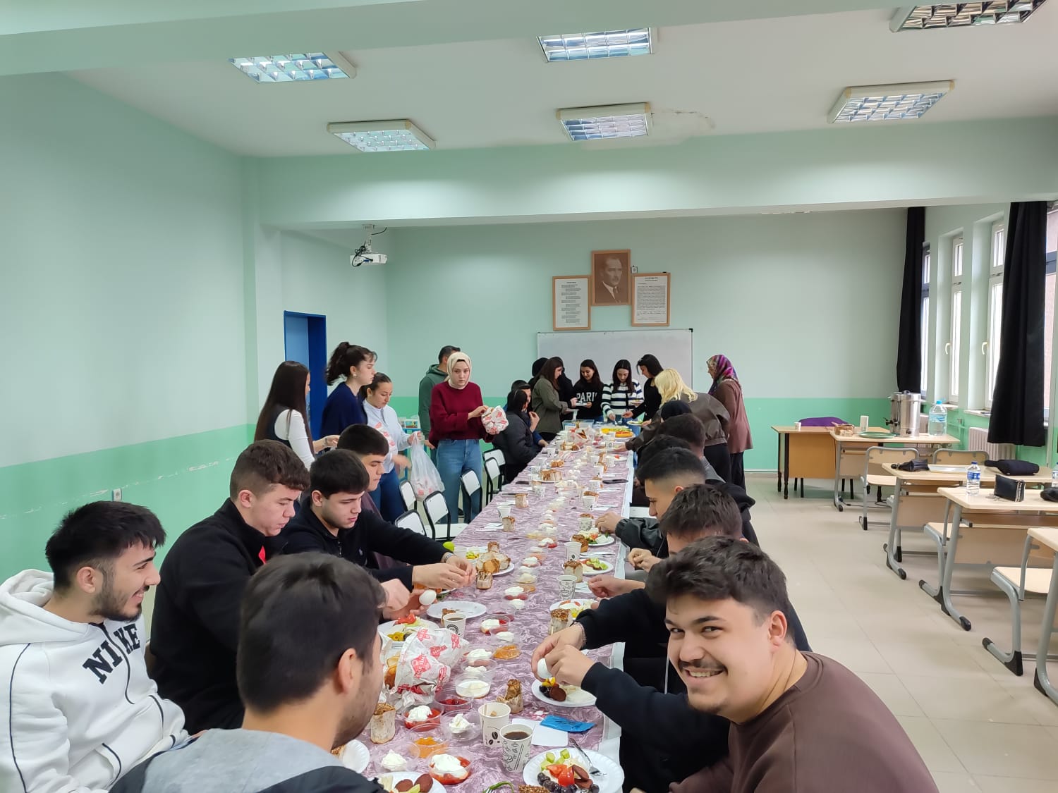 Ara Sınavlar Öncesi Ormancılık Öğrencilerinden Motivasyon Dolu Kahvaltı Etkinliği 2