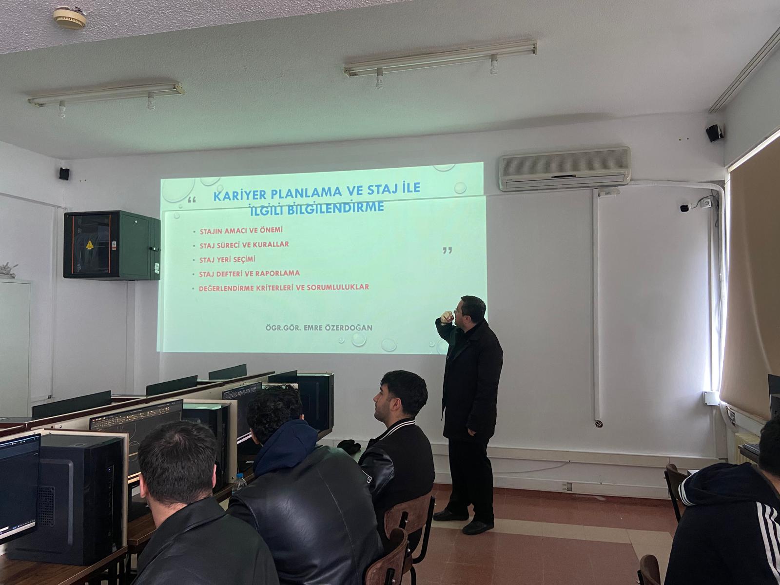 The 2025-2026 Academic Year First-Year Academic Advisor-Student Meeting for the Construction Technology Program Has Been Held 2