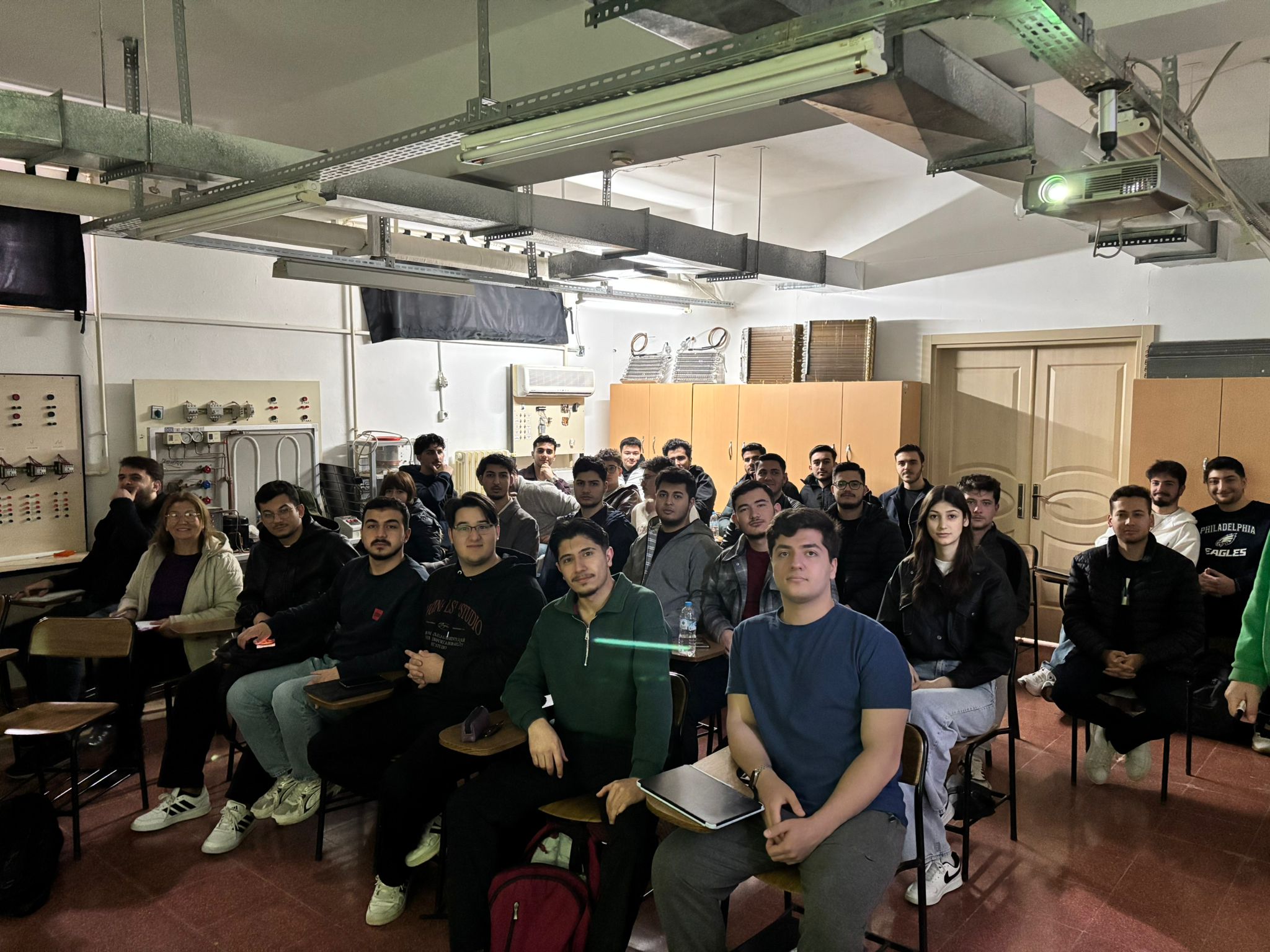 The Academic Counseling Meeting for the Electricity Program was held with first-year students on March 30, 2026 3