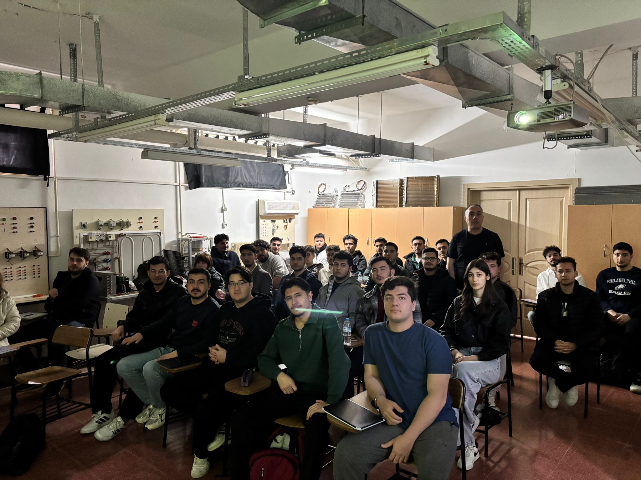 The Academic Counseling Meeting for the Electricity Program was held with first-year students on March 30, 2026 2