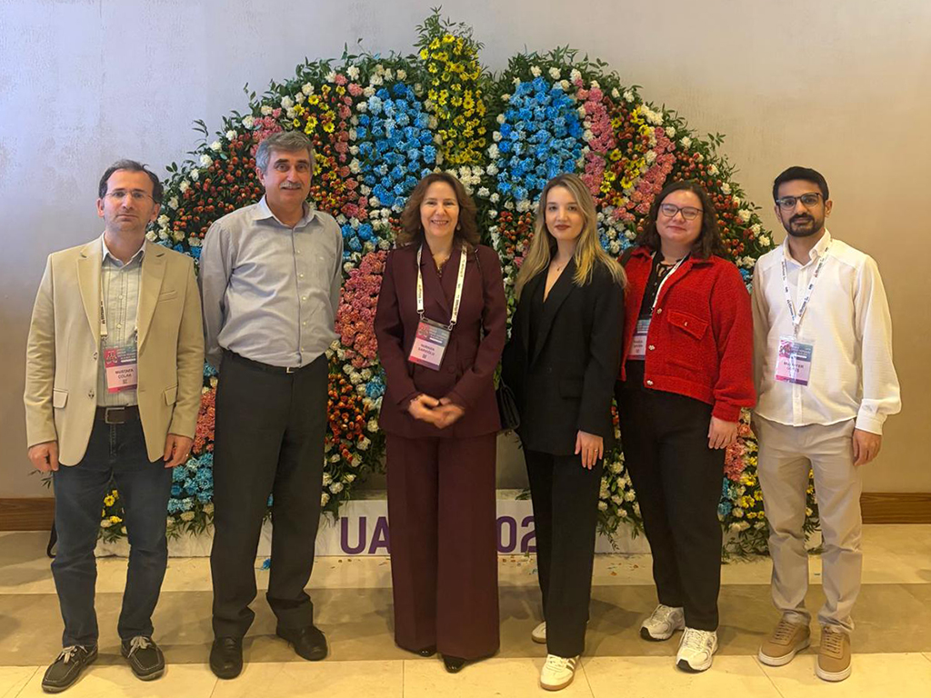 Fakültemiz Öğretim Öğretim Üyeleri Prof. Dr. Nurhan Sarıoğlu,  Prof. Dr. Fuat Erel ve Dr. Öğr. Üyesi Mustafa Çolak Antalya'da düzenlenen Uluslararası katılımlı Ulusal Akciğer Sağlığı Kongresi'nde Fakültemizi gururla temsil etti.