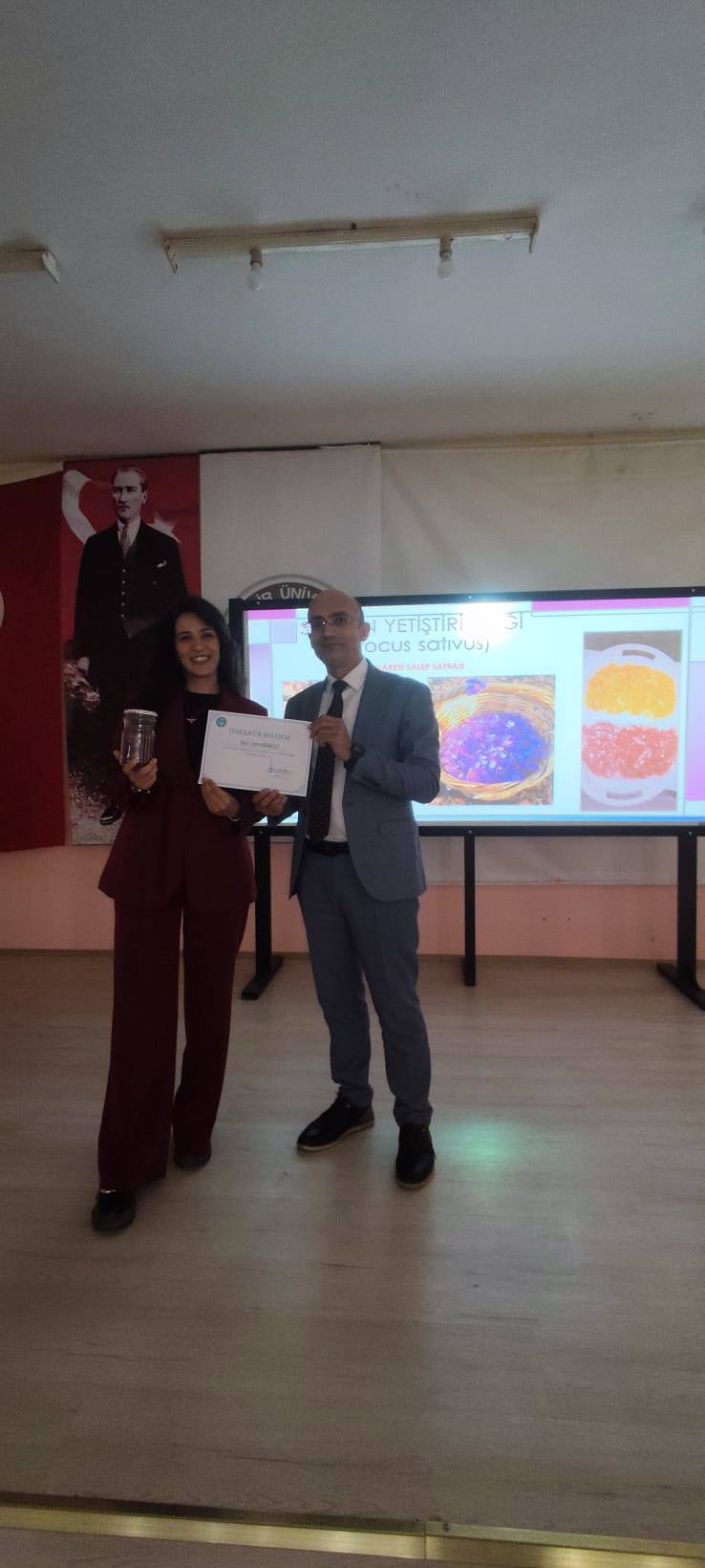 Edremit Meslek Yüksekokulunda Girişimcilik Semineri Safranla Başarı Hikayesi Paylaşıldı 6