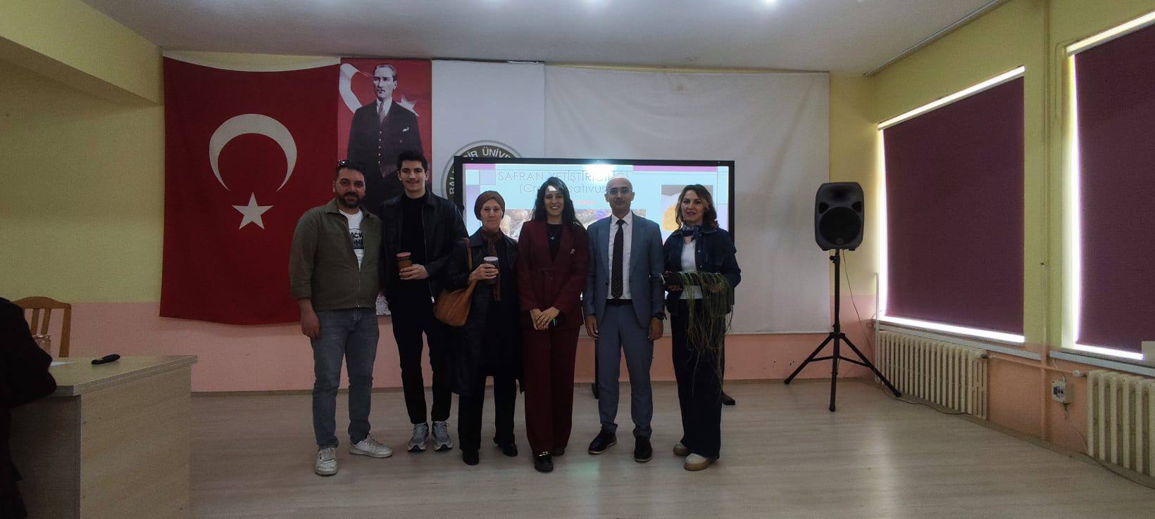 Edremit Meslek Yüksekokulunda Girişimcilik Semineri Safranla Başarı Hikayesi Paylaşıldı 7