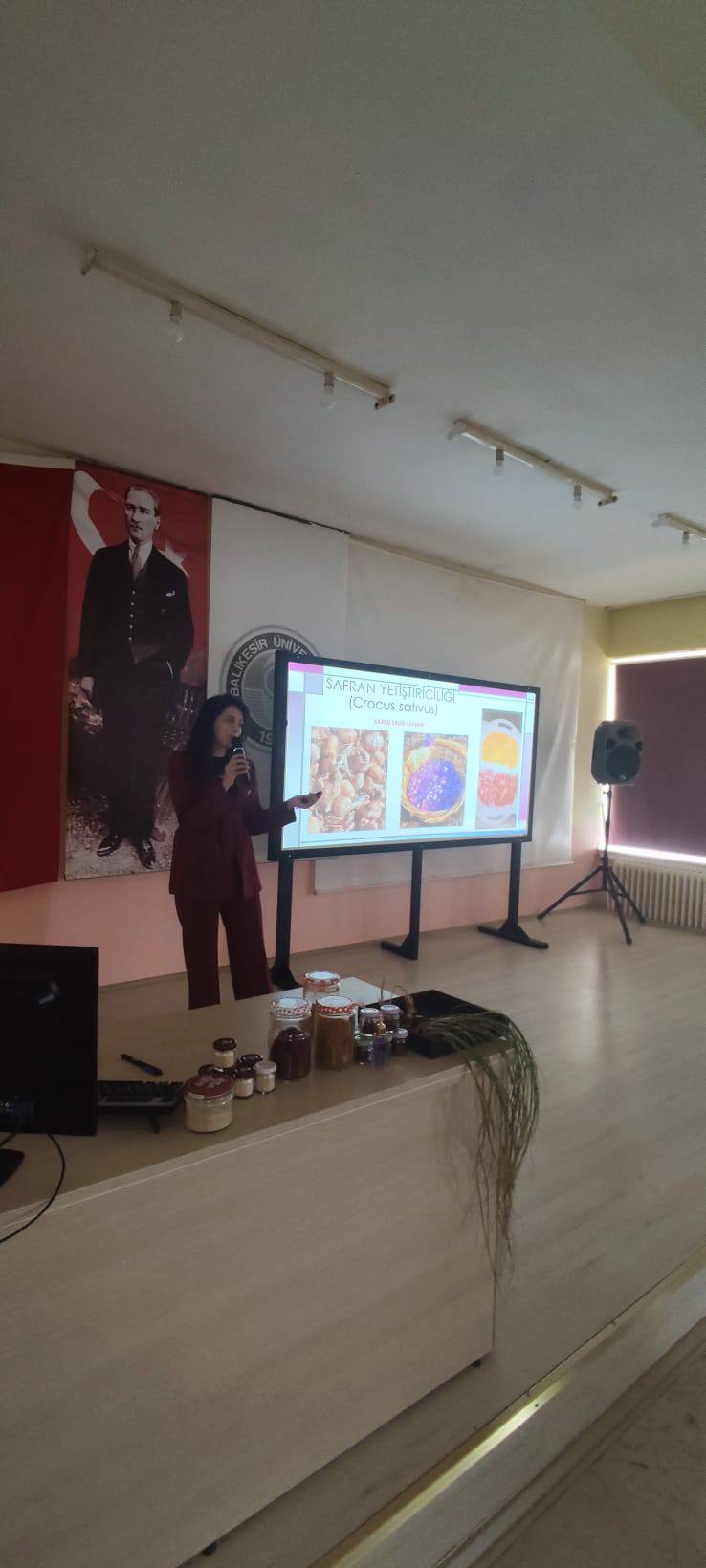 Entrepreneurship Seminar at Edremit Vocational School: A Success Story Shared with Saffron 3