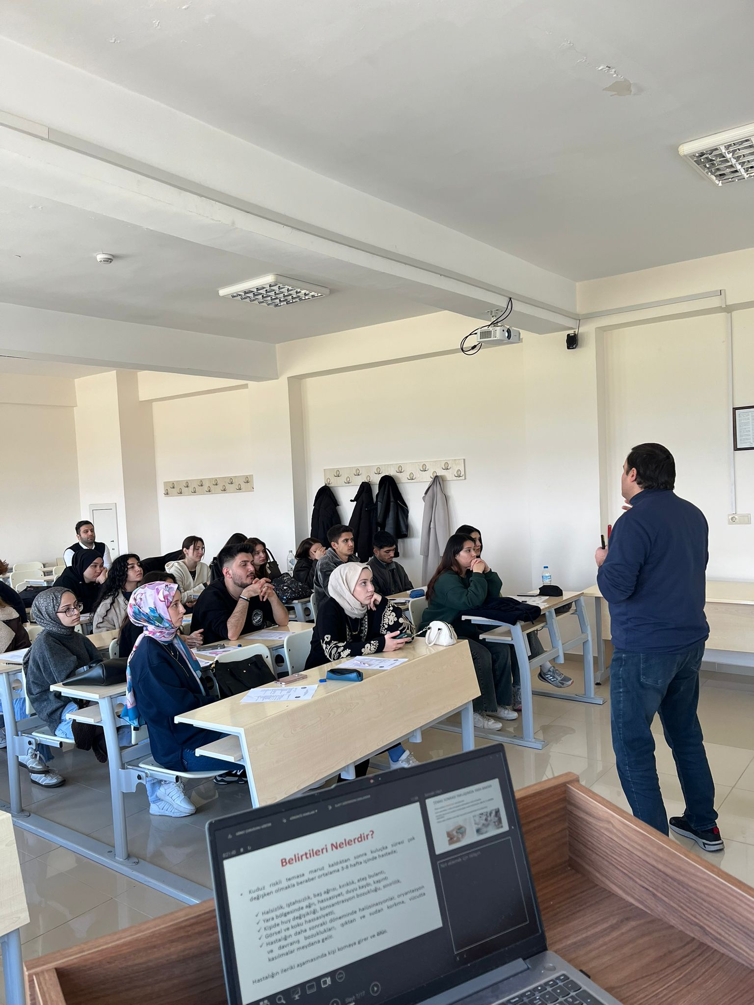 "Occupational Health and Safety" training was conducted for students of the Laboratory and Veterinary Health Department at Savaştepe Vocational School. 2