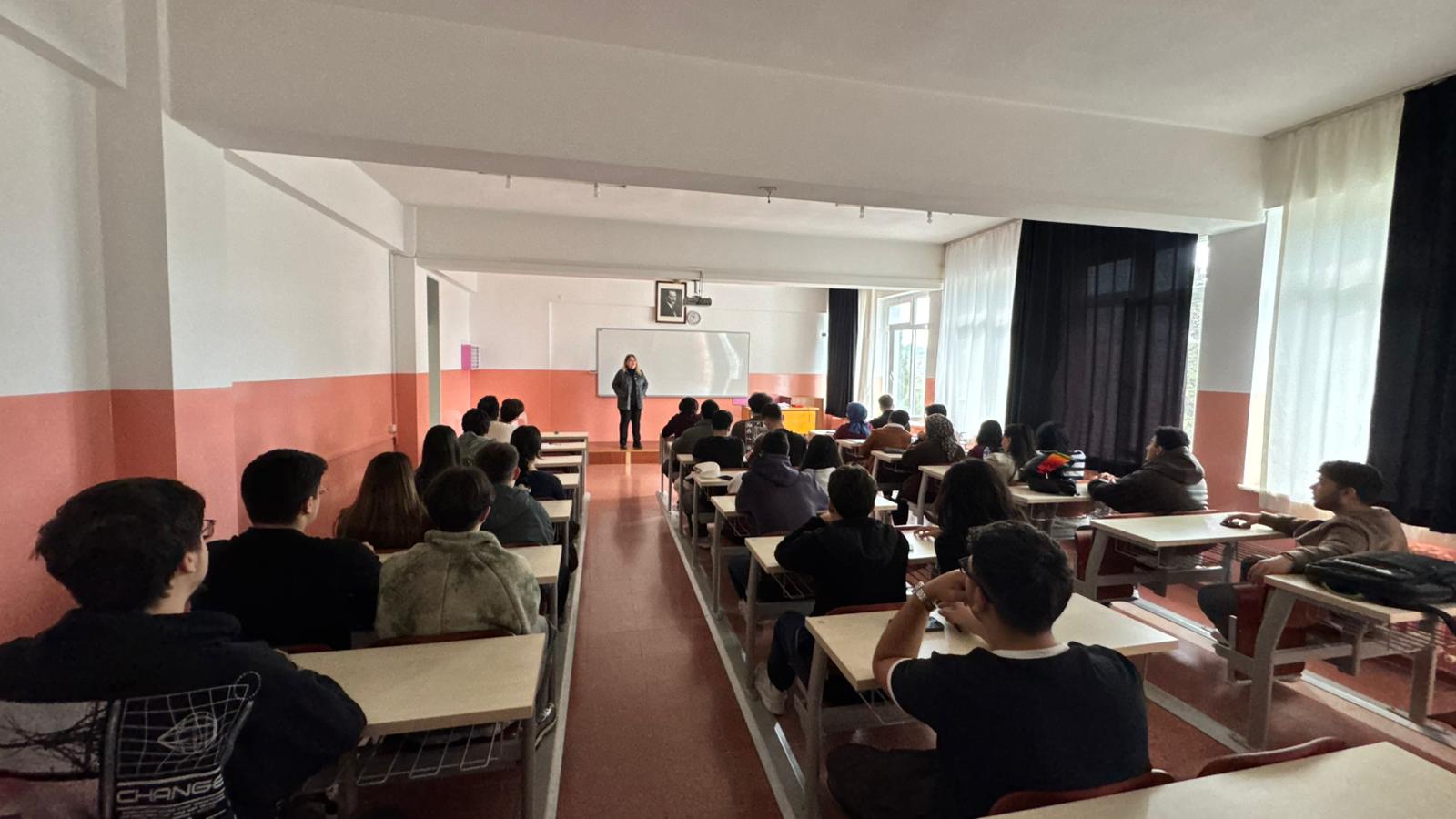 First-Year Academic Advisor-Student Meeting for the 2025-2026 Academic Year in the Computer Programming Program Has Been Held 3