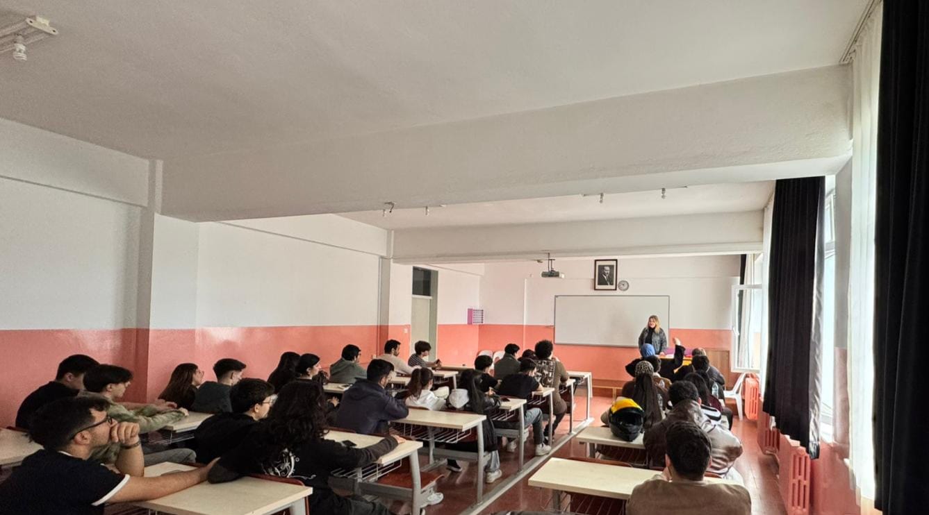 First-Year Academic Advisor-Student Meeting for the 2025-2026 Academic Year in the Computer Programming Program Has Been Held 4