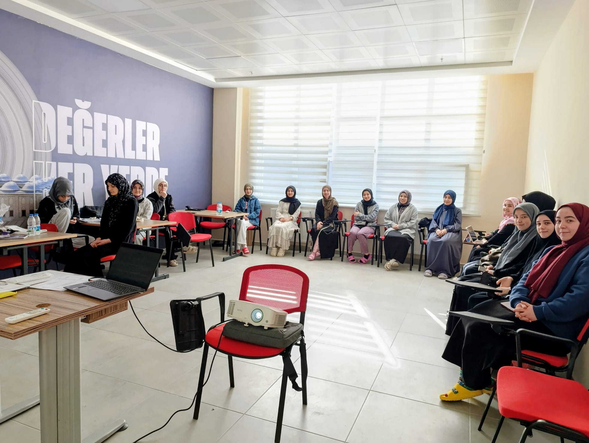 Fakültemiz Öğrencilerine Yönelik Okul Öncesi Çocuk Gelişimi (4-6 yaş) Kursu devam ediyor.