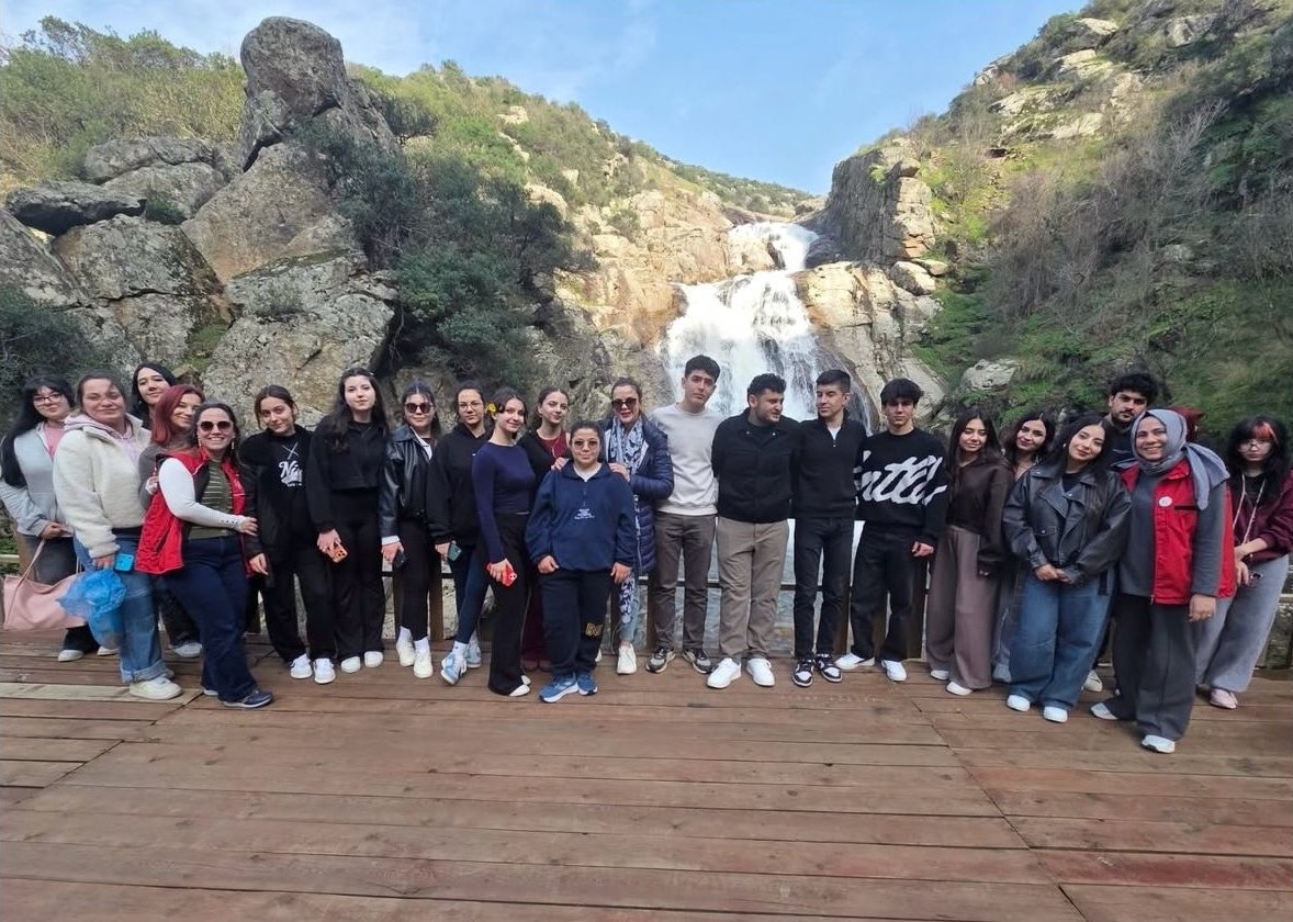 Okulumuz öğrencileri ile "Dünya Yaban Hayatı" kapsamında etkinlik gerçekleştirdik.