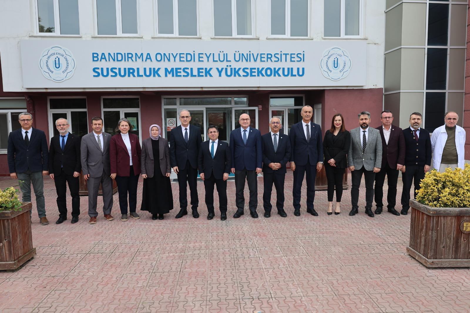 Yüksekokulumuz Yükseköğretim Genel Kurul Kararı ile Balıkesir Üniversitesi'ne devredildi. 4