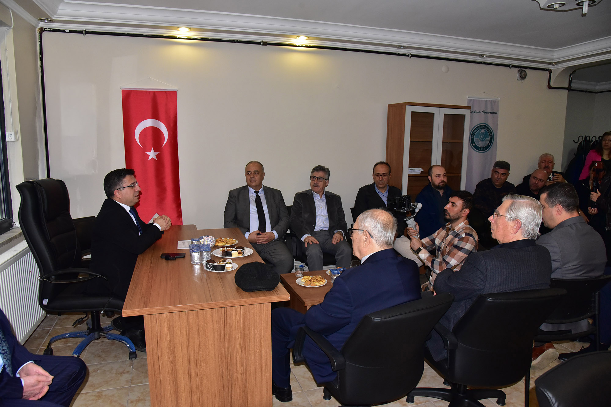 BAÜN’den Şehirle Güçlü Bağ: Üniversite İrtibat Ofisi Hizmete Açıldı 6