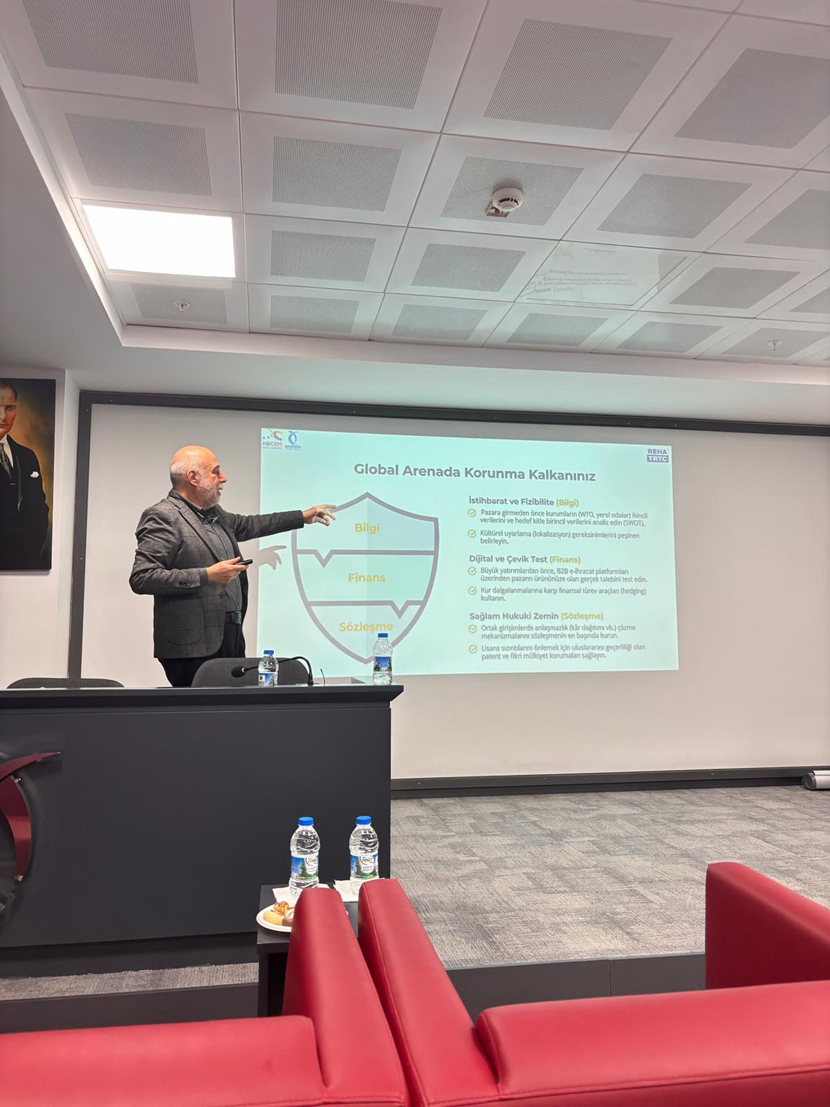 Marketing Program Students Attend Training on Expanding into Global Markets 3
