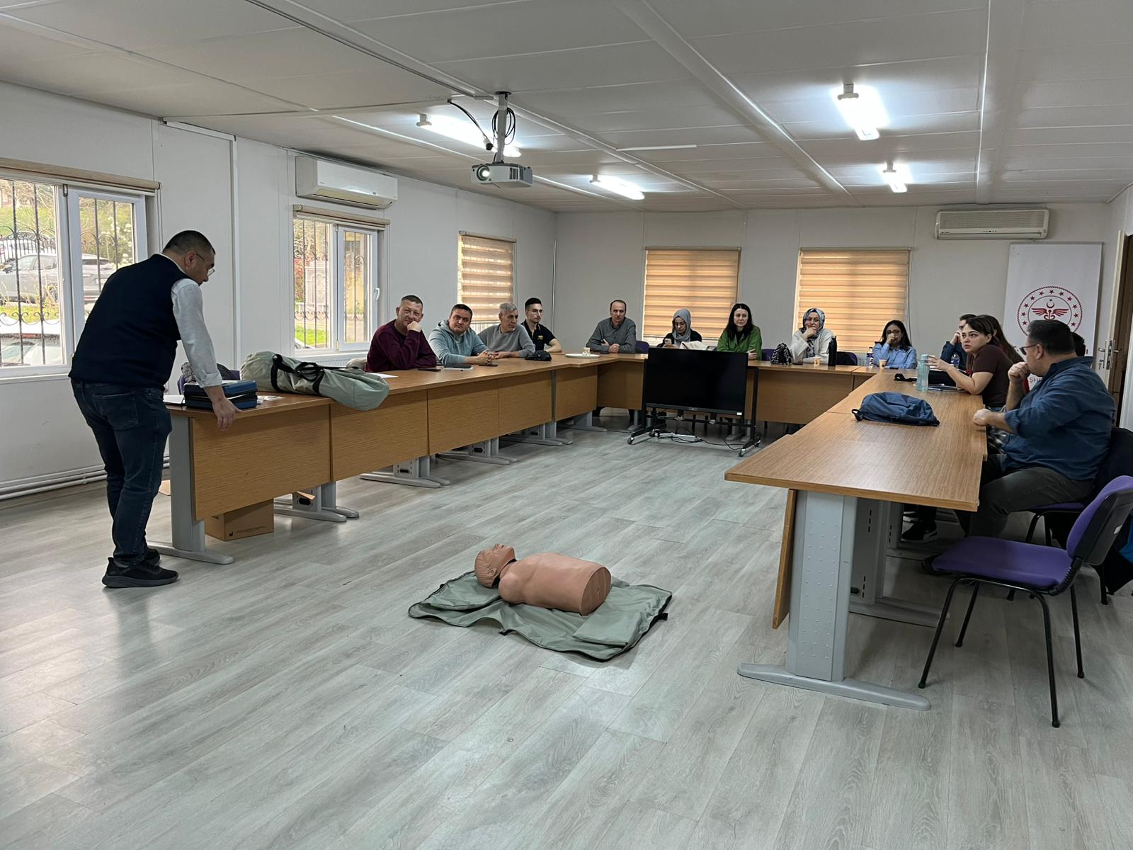 Üniversitemiz İlk Yardım Ekiplerine Kapsamlı Eğitim