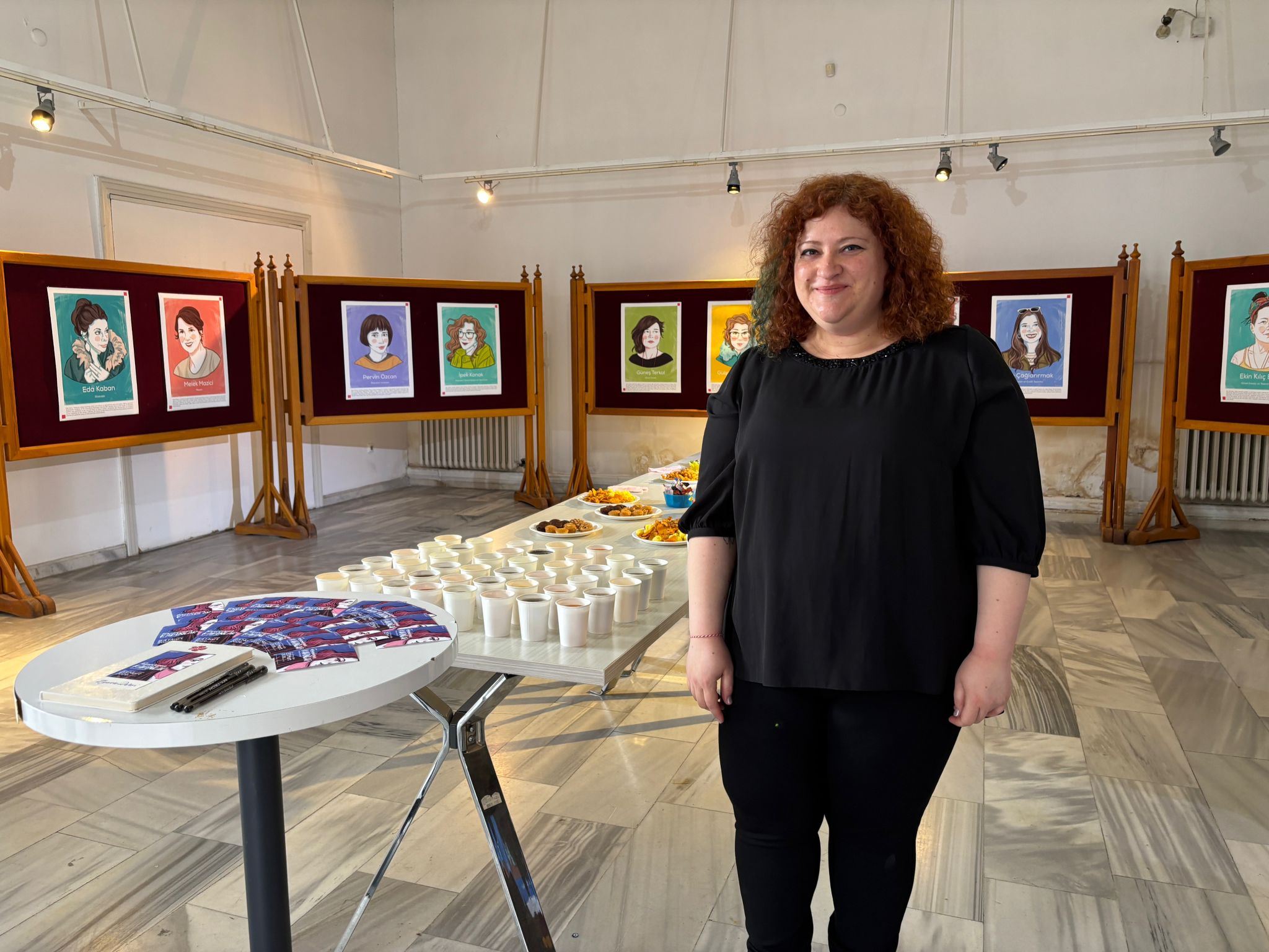 Arş. Gör. Dr. Rukiye Derdiyok'un Kişisel Sergisi "Tasarlayan Kadınlar" Balıkesir Devlet Güzel Sanatlar Galerisi'nde açıldı. 3