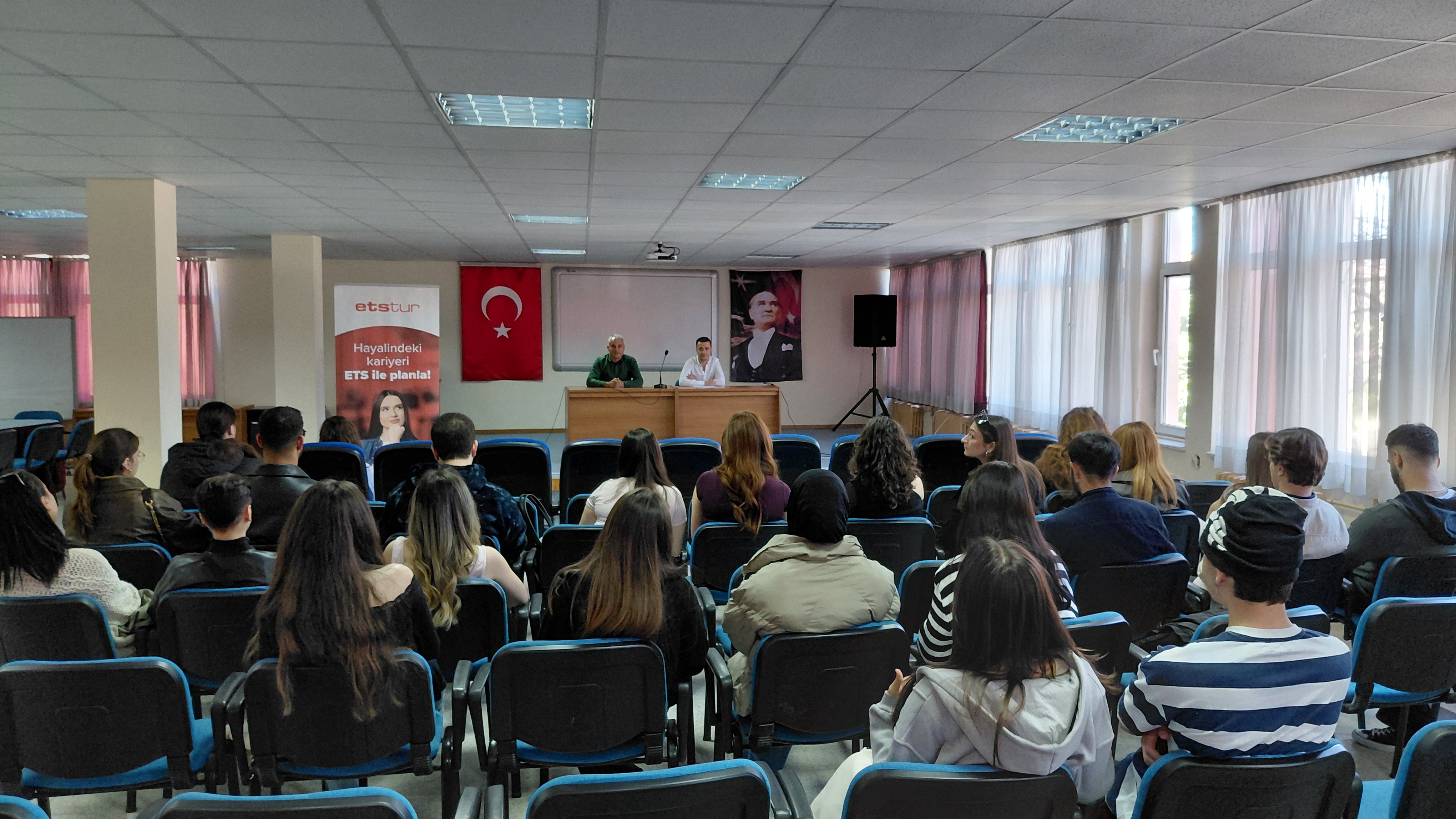 Meslek Yüksekokulumuzda Kariyer Planlaması İstihdam Toplantıları devam ediyor.