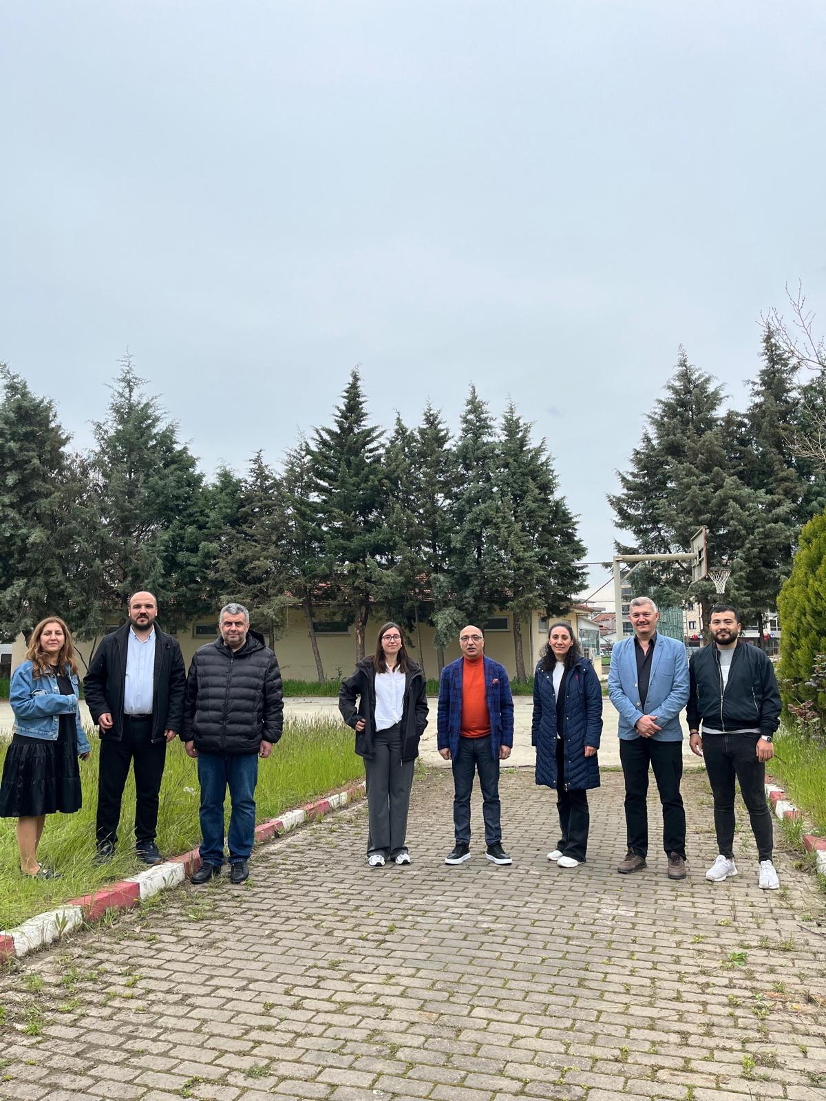 Bigadiç MYO'da Geleceğe Nefes Olan Fidan Dikim Etkinliği 10