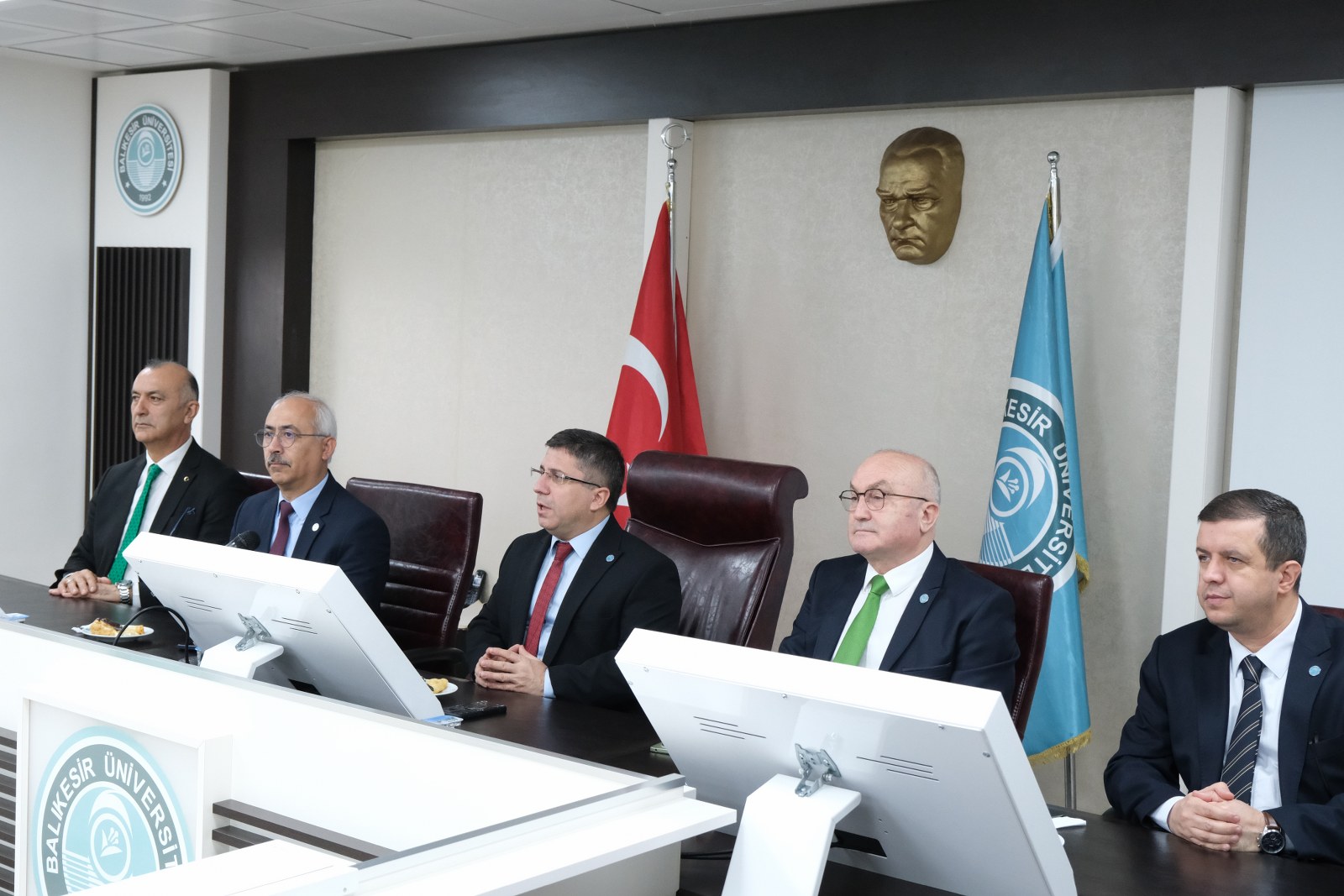 Rektör Oğurlu’dan Akreditasyon Başarısına Teşekkür 2