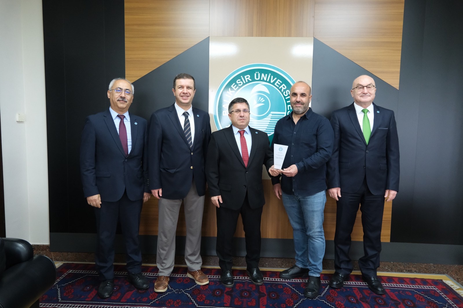 Rektör Oğurlu’dan Üniversiteye Katkı Sağlayanlara Plaket 2