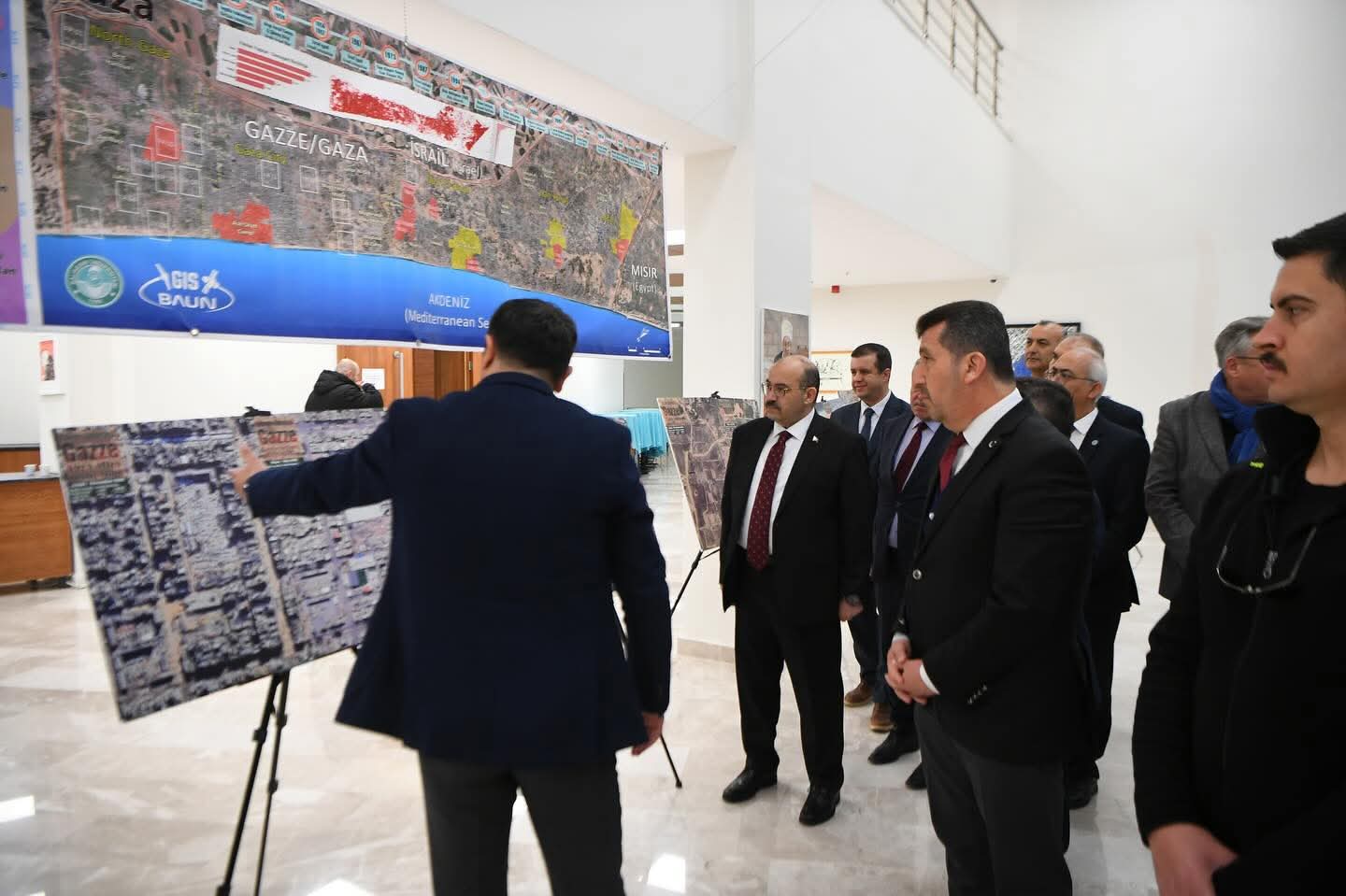 BAÜN’de, Gazze’deki Yıkımın Mekânsal Ayak İzleri Gözler Önüne Serildi 7