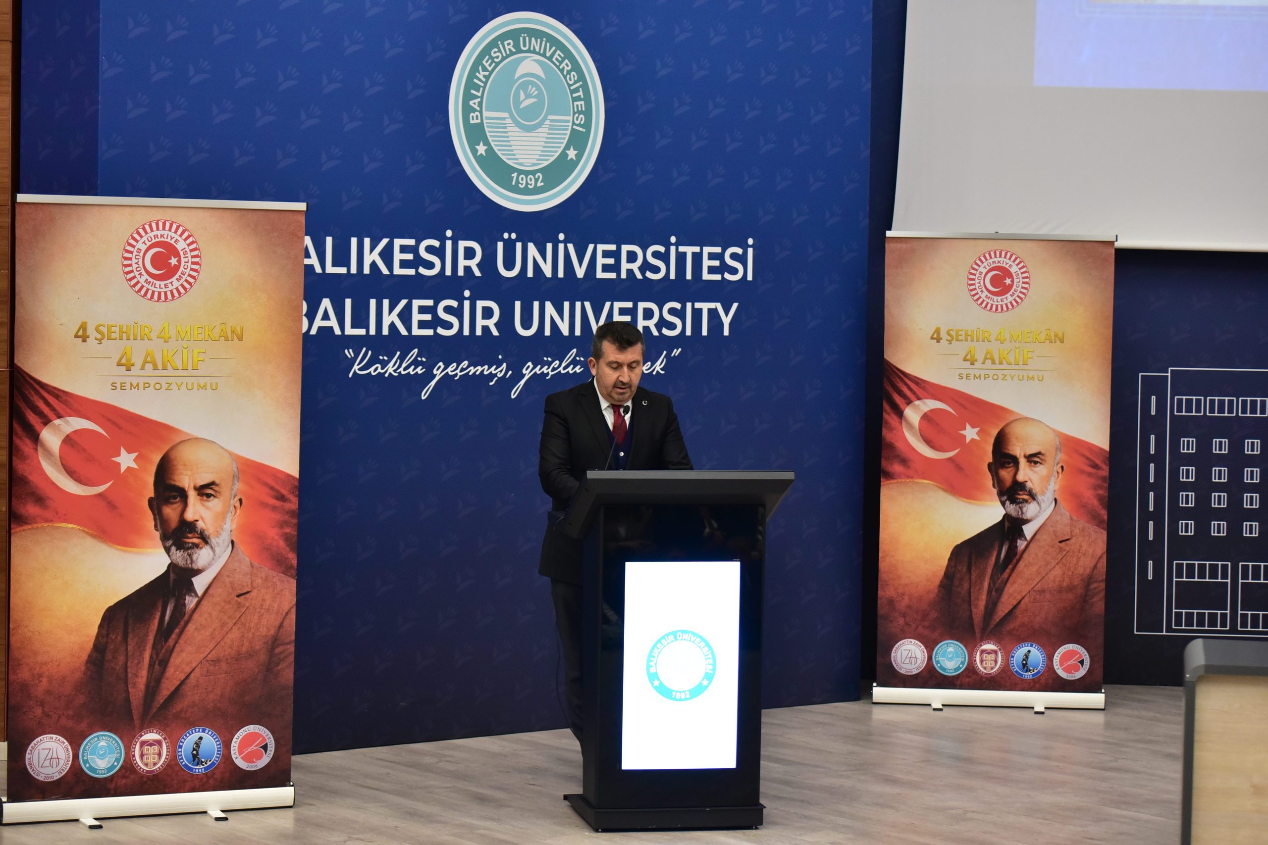 4 Üniversite, 4 Mekân, Tek Ruh: İstiklal Şairi Mehmet Akif Ersoy, Kuva-yı Milliye Şehri Balıkesir’de Anıldı 7
