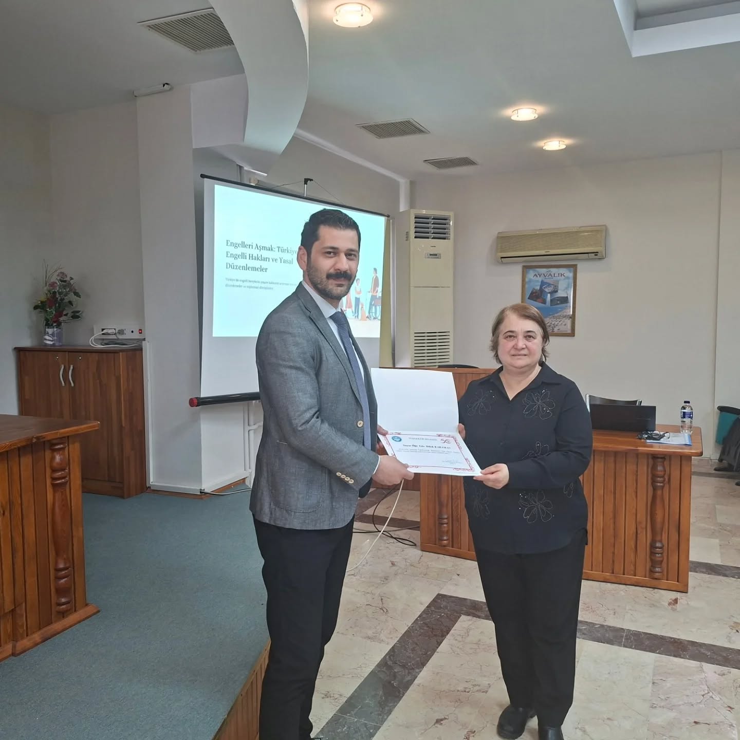 “Eşit Haklar, Engelsiz Adalet” Semineri Gerçekleştirildi 3