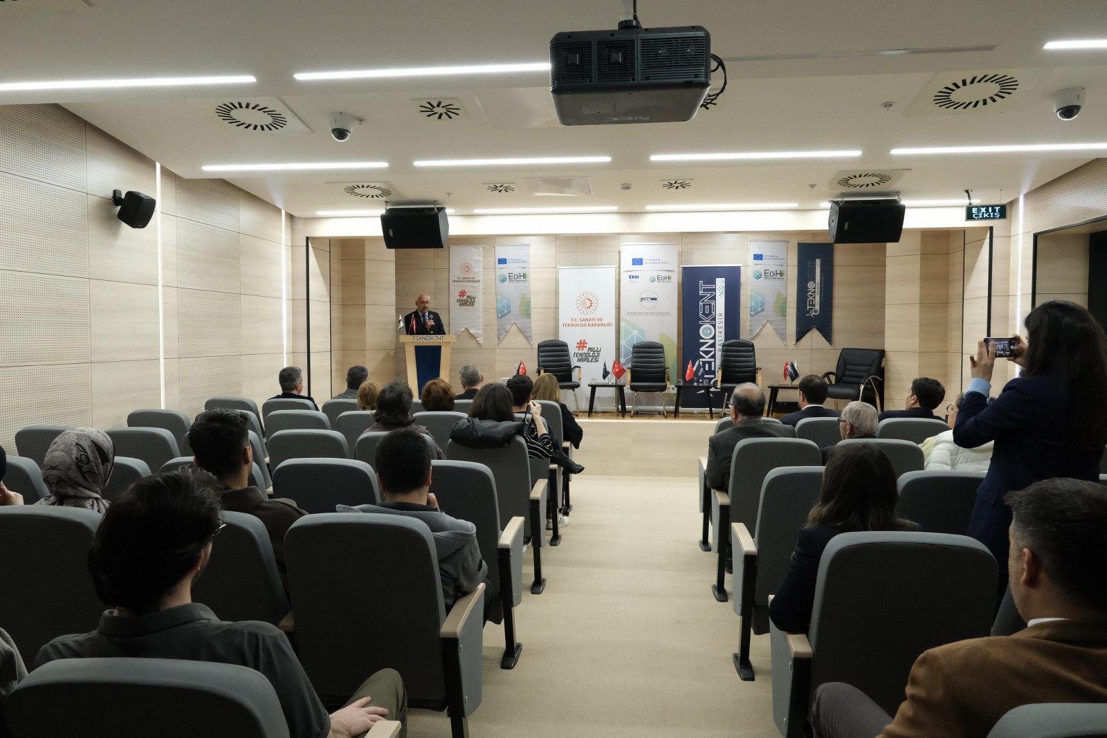 Balıkesir’den Turcorn Hedefi: BAÜN Teknokent’te Girişimcilere İlham Veren Panel  9