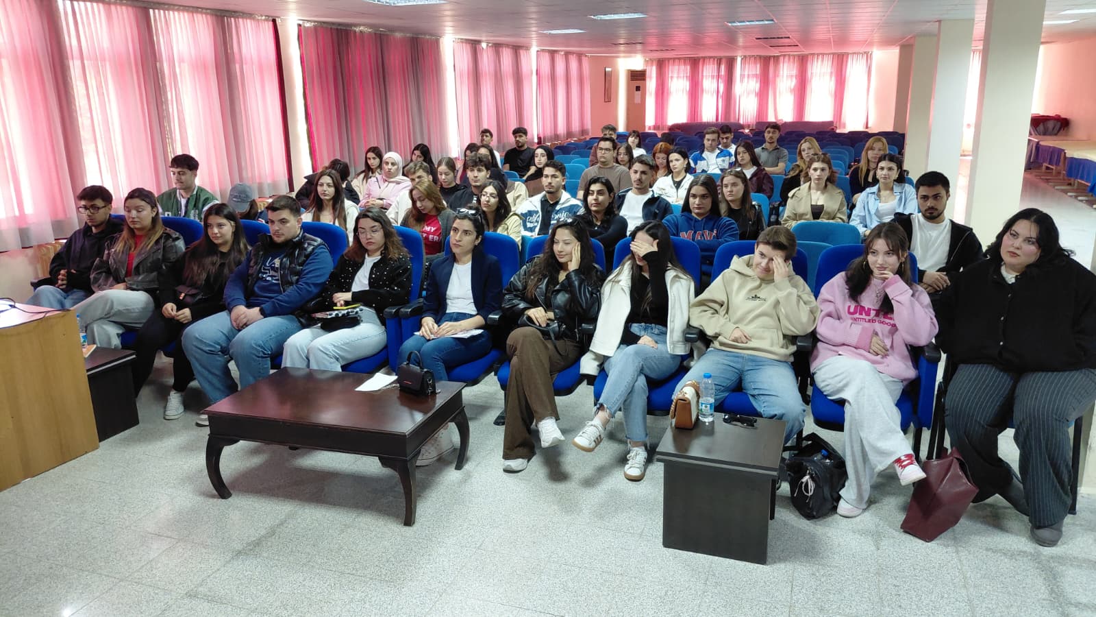 İşletme Yönetimi Programı, 2025-2026 Eğitim-Öğretim Dönemi 1. ve 2. Sınıf öğrencilerine yönelik Müdür - Öğrenci Görüşmesi Gerçekleşti.