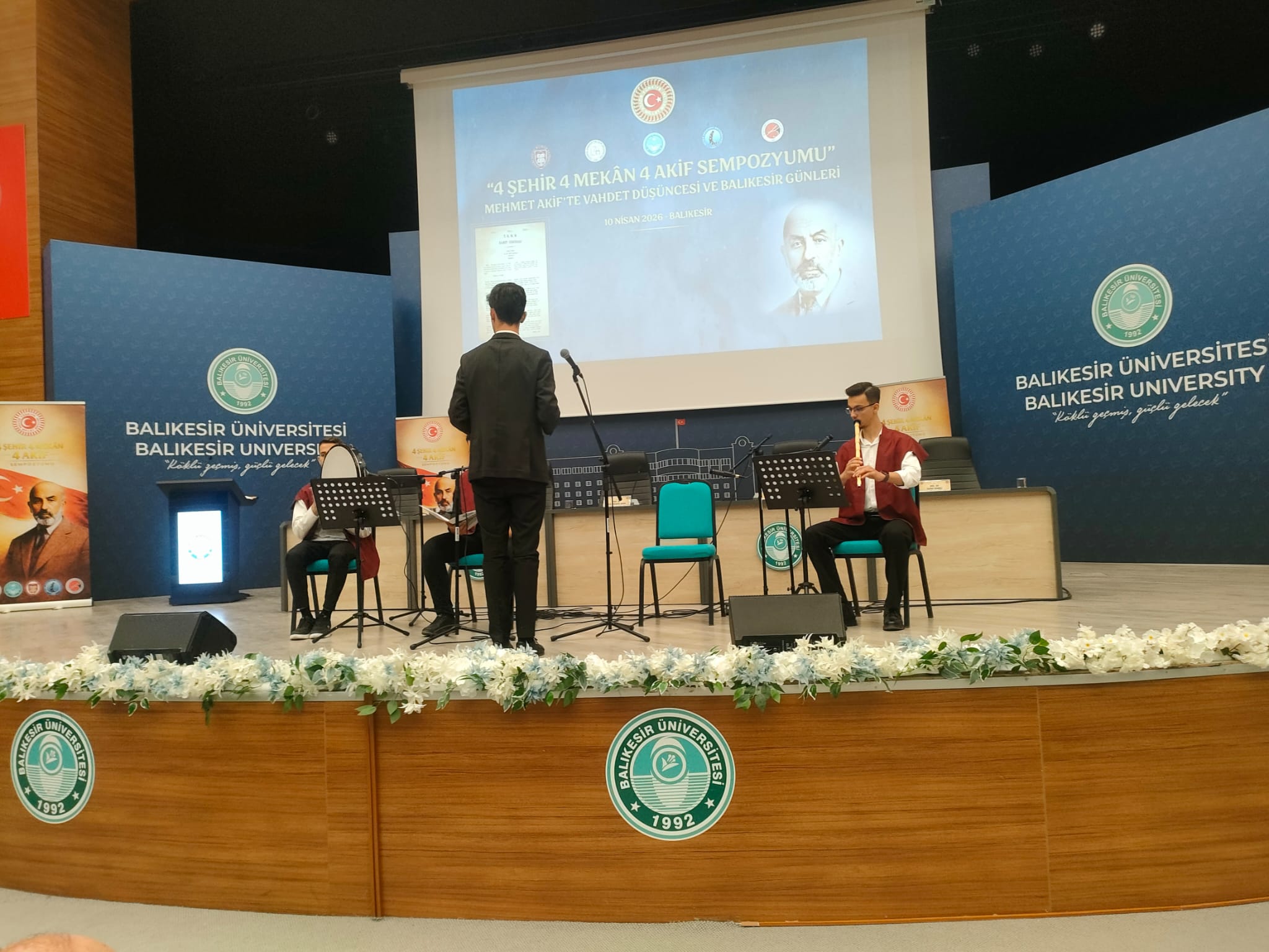 Fakültemiz Öğretim Elemanlarının Katılımıyla 4 Şehir 4 Mekan 4 Akif Sempozyumu Balıkesirde Düzenlendi 4