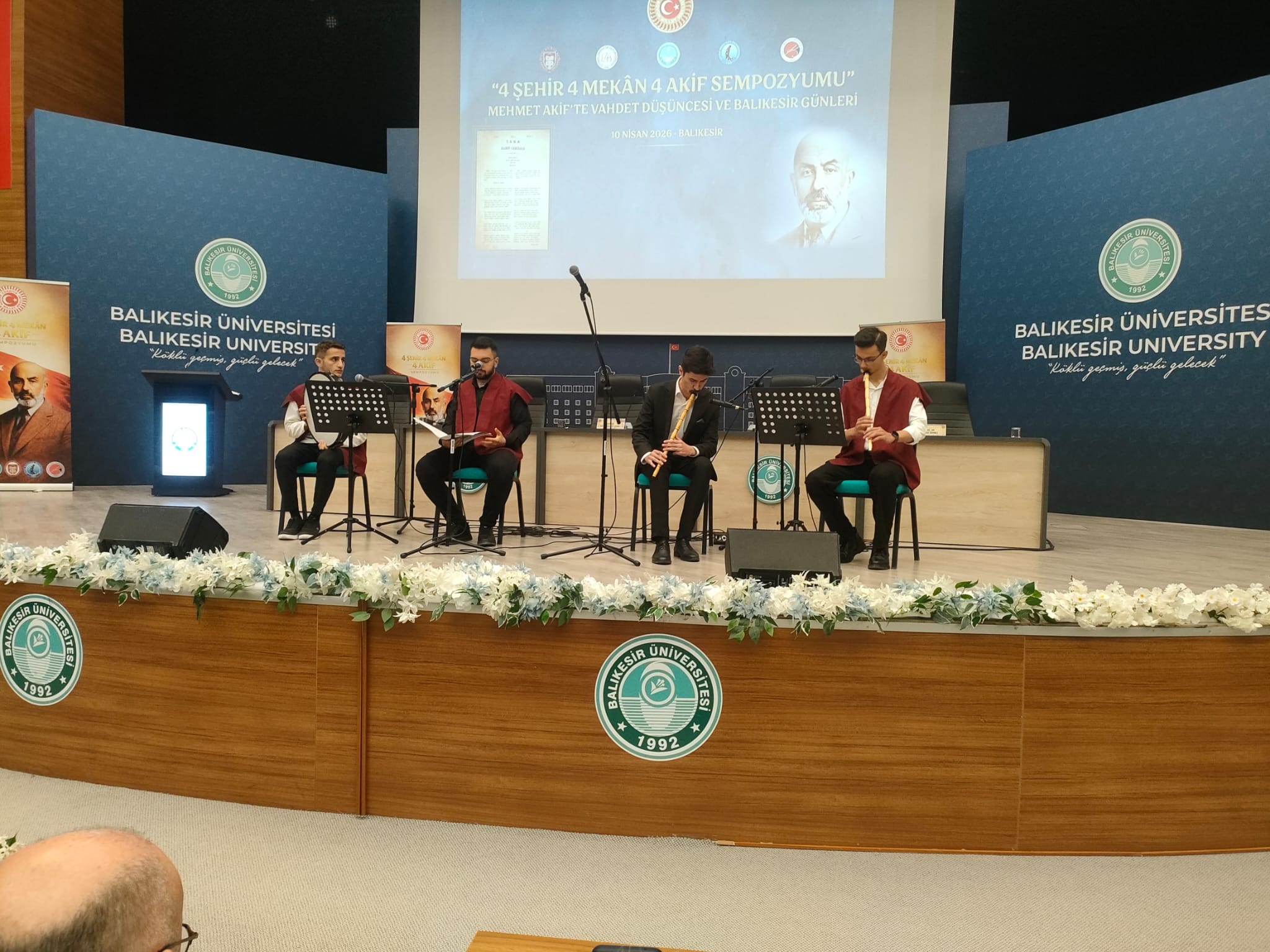Fakültemiz Öğretim Elemanlarının Katılımıyla 4 Şehir 4 Mekan 4 Akif Sempozyumu Balıkesirde Düzenlendi