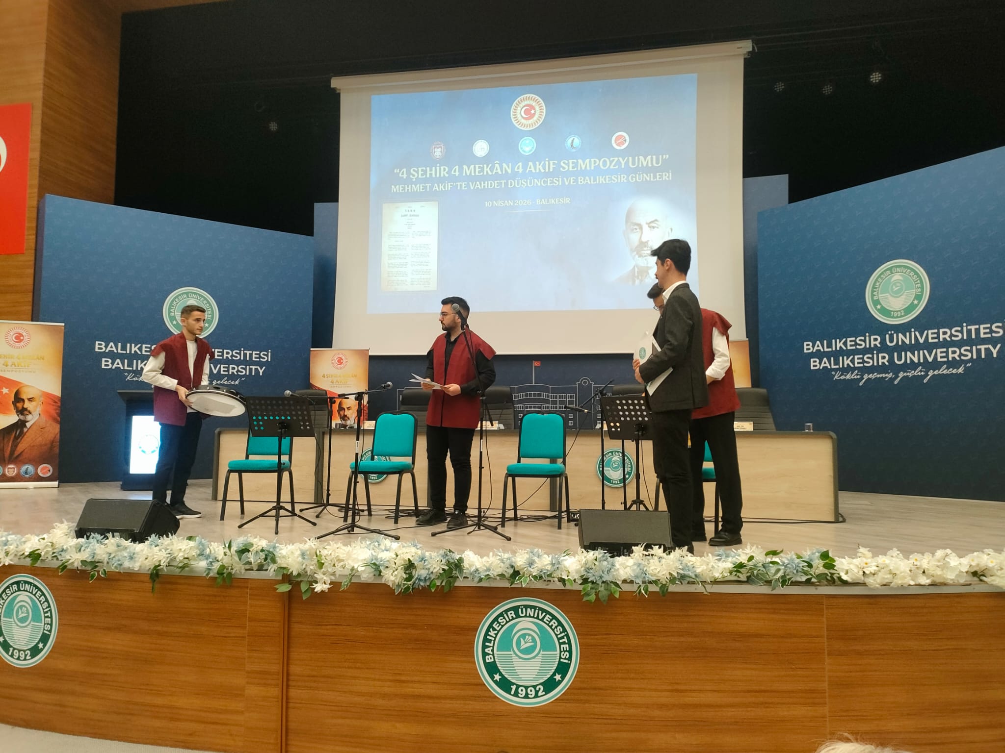 Fakültemiz Öğretim Elemanlarının Katılımıyla 4 Şehir 4 Mekan 4 Akif Sempozyumu Balıkesirde Düzenlendi 3