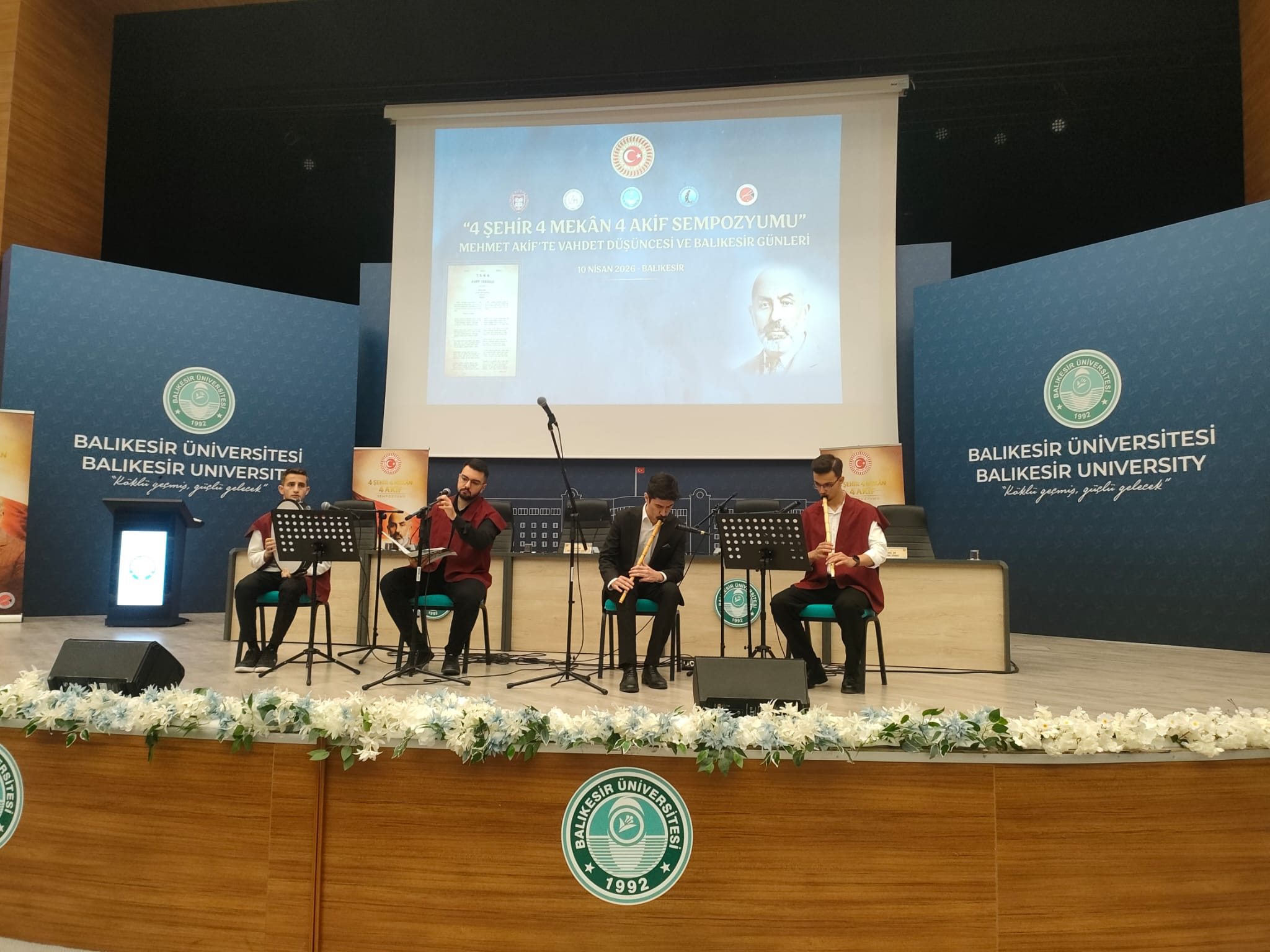 Fakültemiz Öğretim Elemanlarının Katılımıyla 4 Şehir 4 Mekan 4 Akif Sempozyumu Balıkesirde Düzenlendi 2