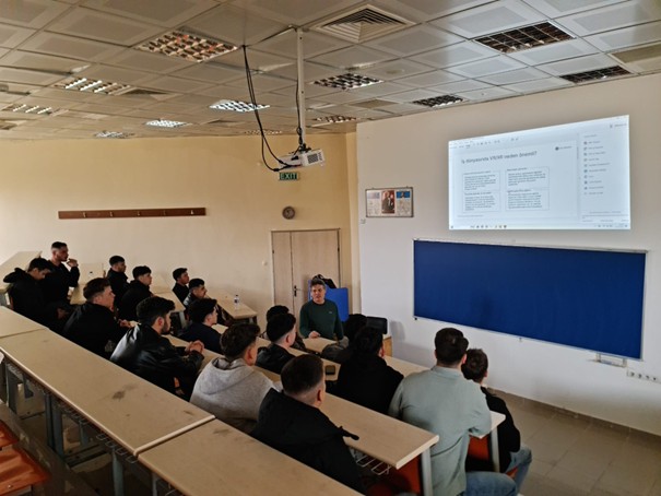 Balıkesir Üniversitesi MYO Öğrencilerine XR Teknolojileri Ön Bilgilendirmesi Yapıldı 2