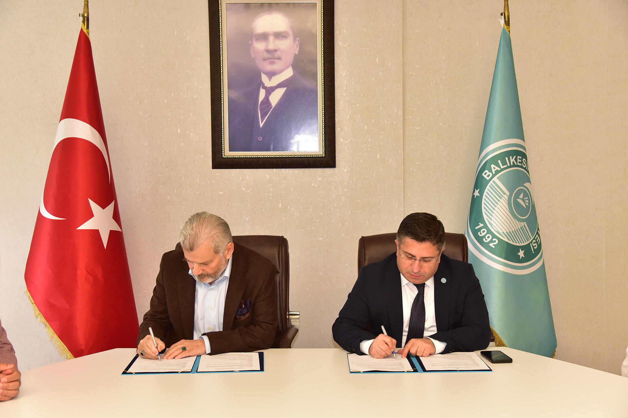 Edremit Tayyaresi BAÜN Edremit Sivil Havacılık Yüksekokuluna Geliyor: İş Birliği Protokolü İmzalandı 2
