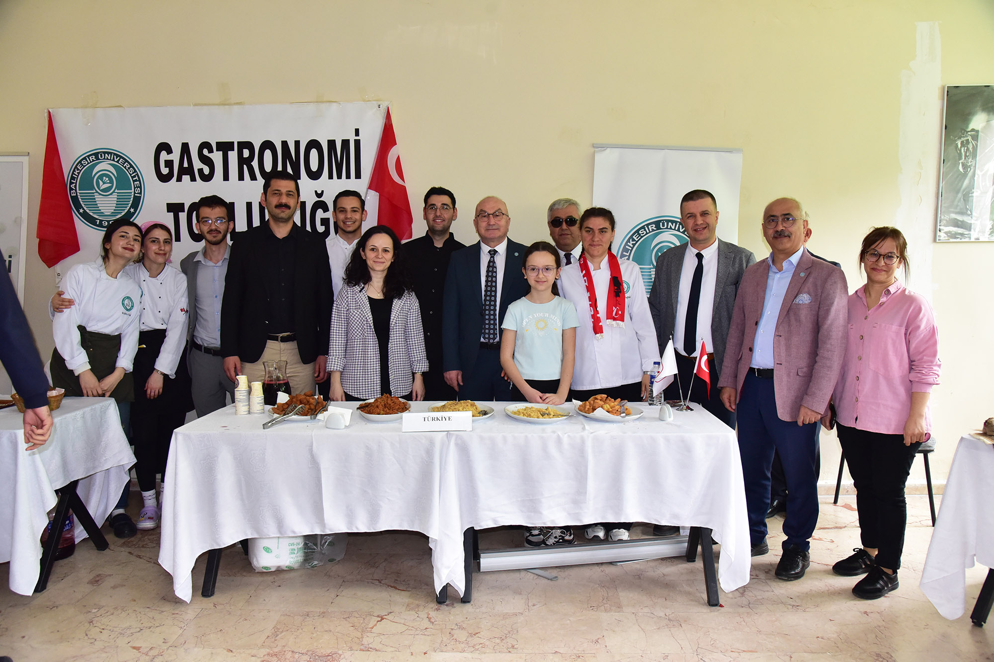 BAÜN’de Uluslararası Kültür Rüzgârı: Turizm Haftasında Renkli Kermes 11