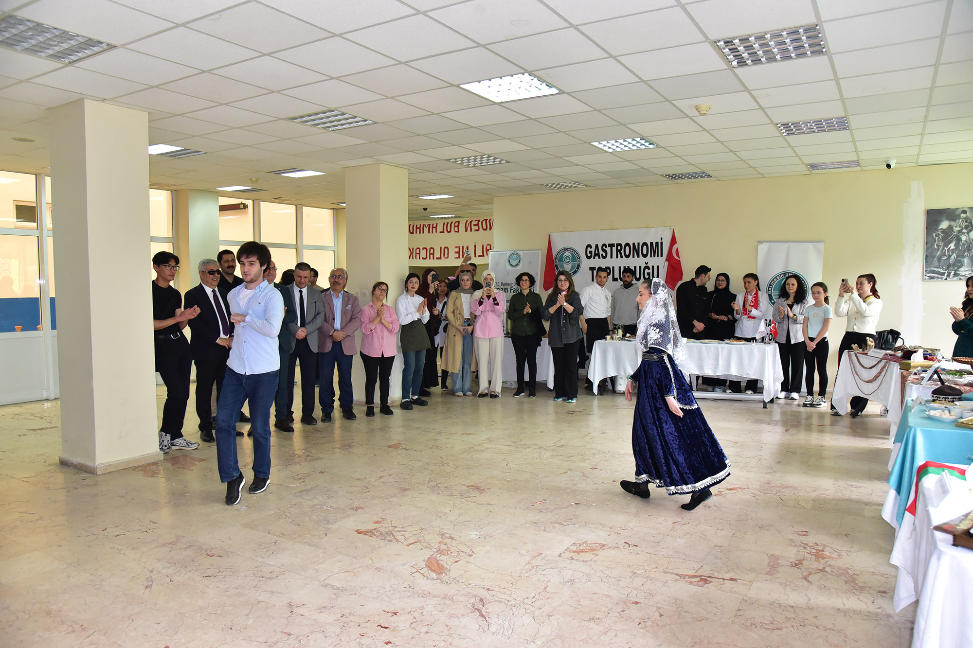 BAÜN’de Uluslararası Kültür Rüzgârı: Turizm Haftasında Renkli Kermes 9