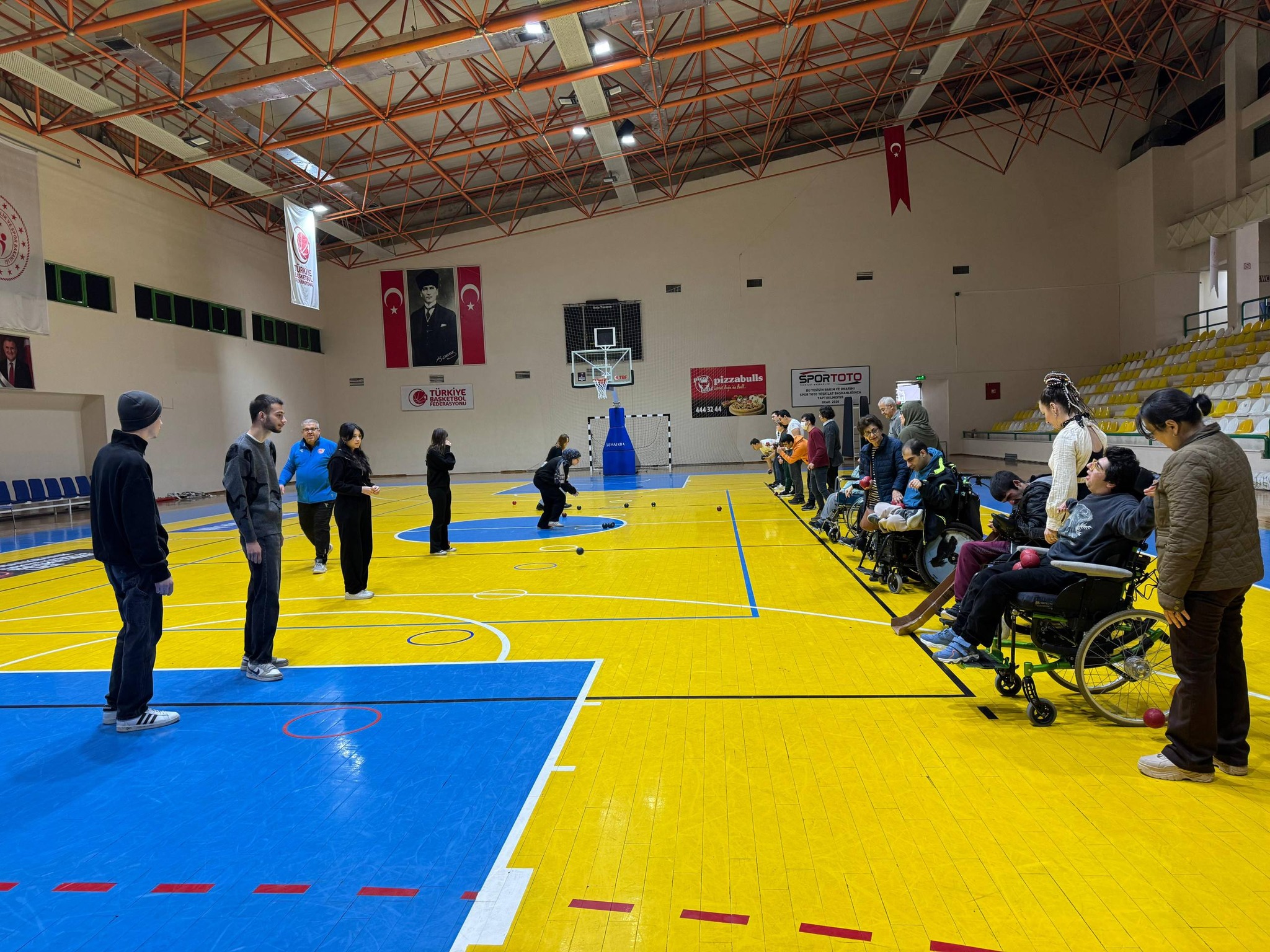 BAÜN Burhaniye MYO Öğrencilerinden Engelli Bireylerle “Boccia” Etkinliği 5