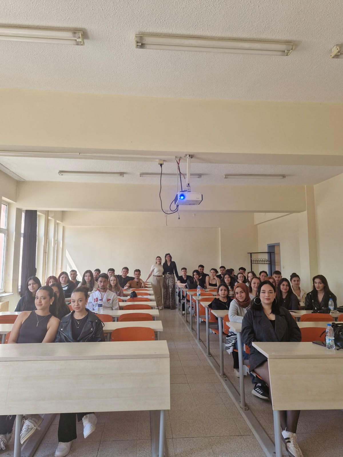 Ayvalık Meslek Yüksekokulu Öğrencilerinden Anlamlı Farkındalık Etkinliği