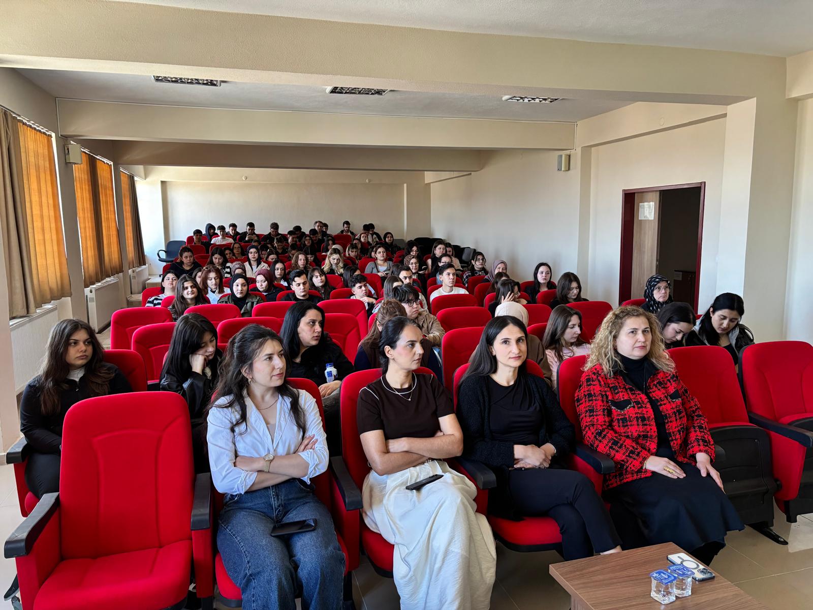 Okulumuzda "Ekolojinin Önemi ve Çevre Dengesi" Konulu Konferans Düzenlendi 2