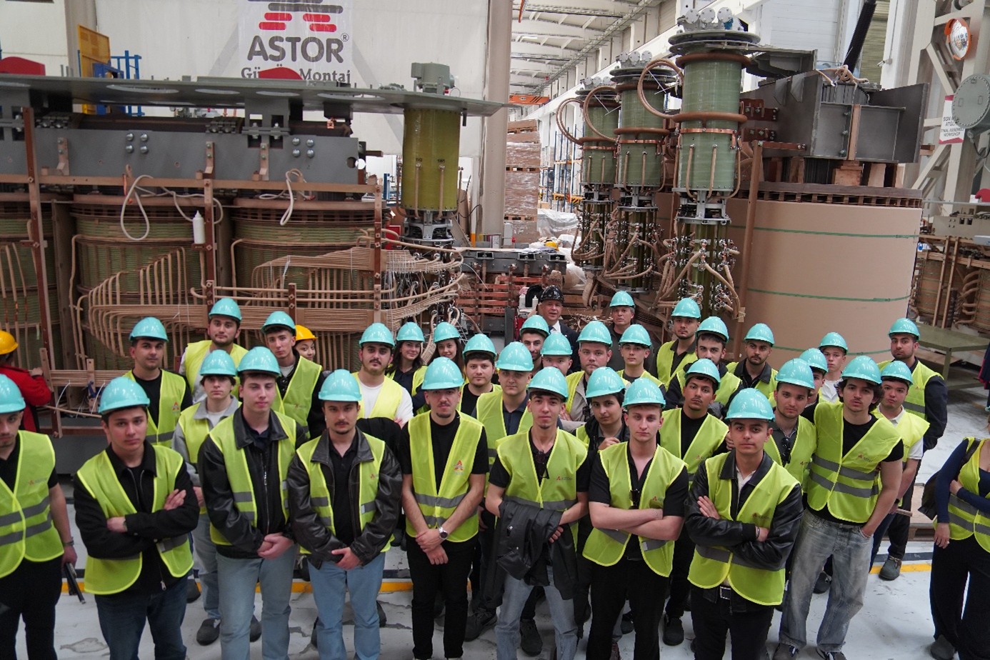 ASTOR TRANSFORMATOR GELECEĞİN ENERJİSİNE YOLCULUK: TEORİDEN UYGULAMAYA GERÇEK BİR SEKTÖR DENEYİMİ 6