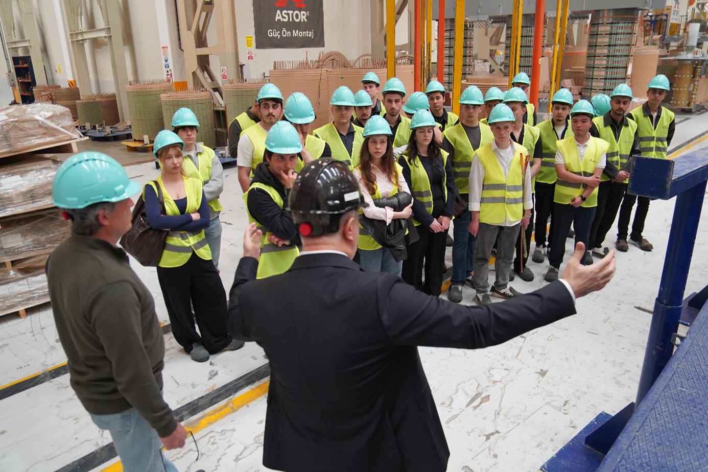 ASTOR TRANSFORMATOR GELECEĞİN ENERJİSİNE YOLCULUK: TEORİDEN UYGULAMAYA GERÇEK BİR SEKTÖR DENEYİMİ 7