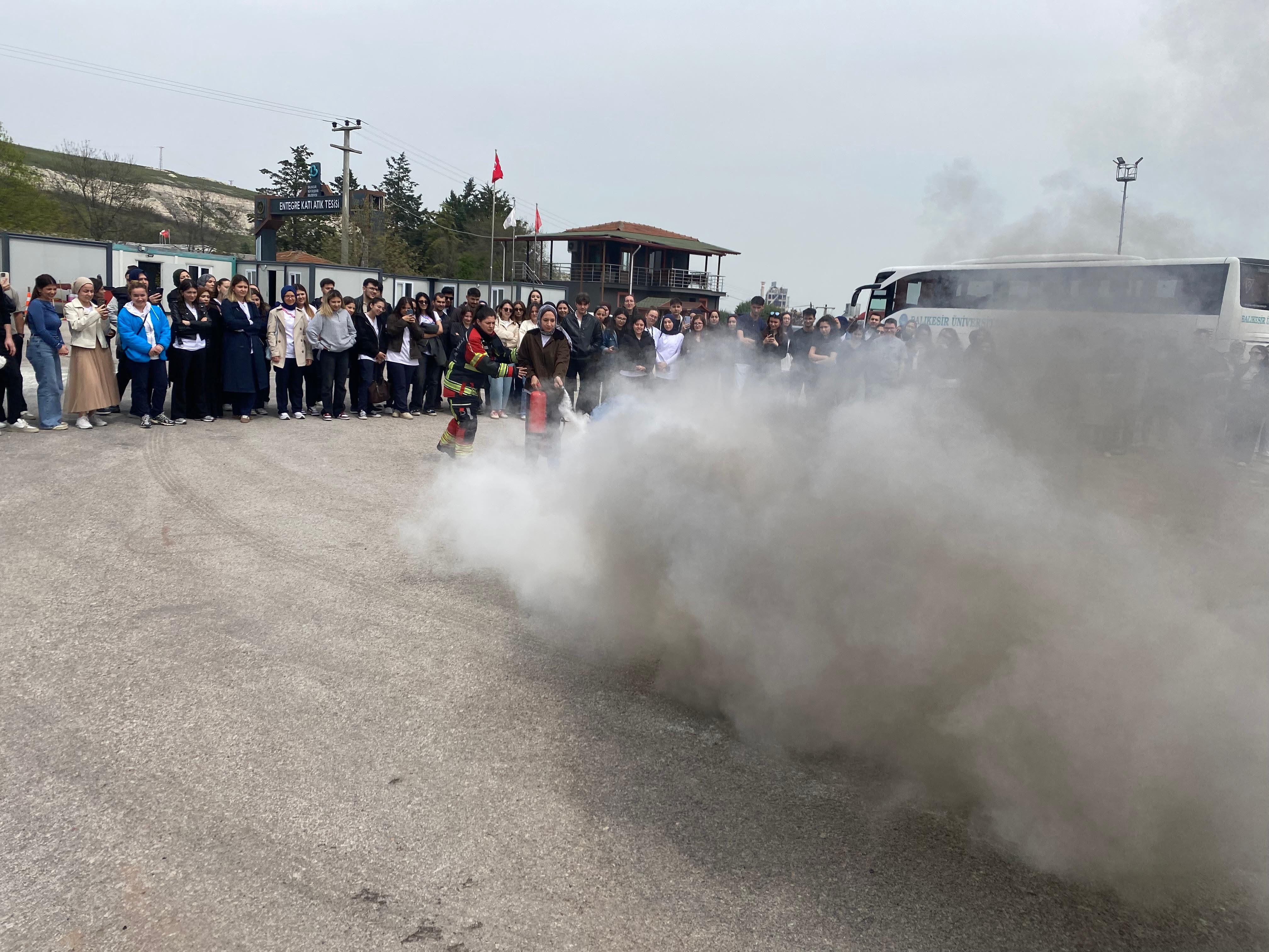 BAÜN’lü Hemşirelik Öğrencilerine Gerçeğini Aratmayan Afet ve Acil Müdahale Eğitimi 7