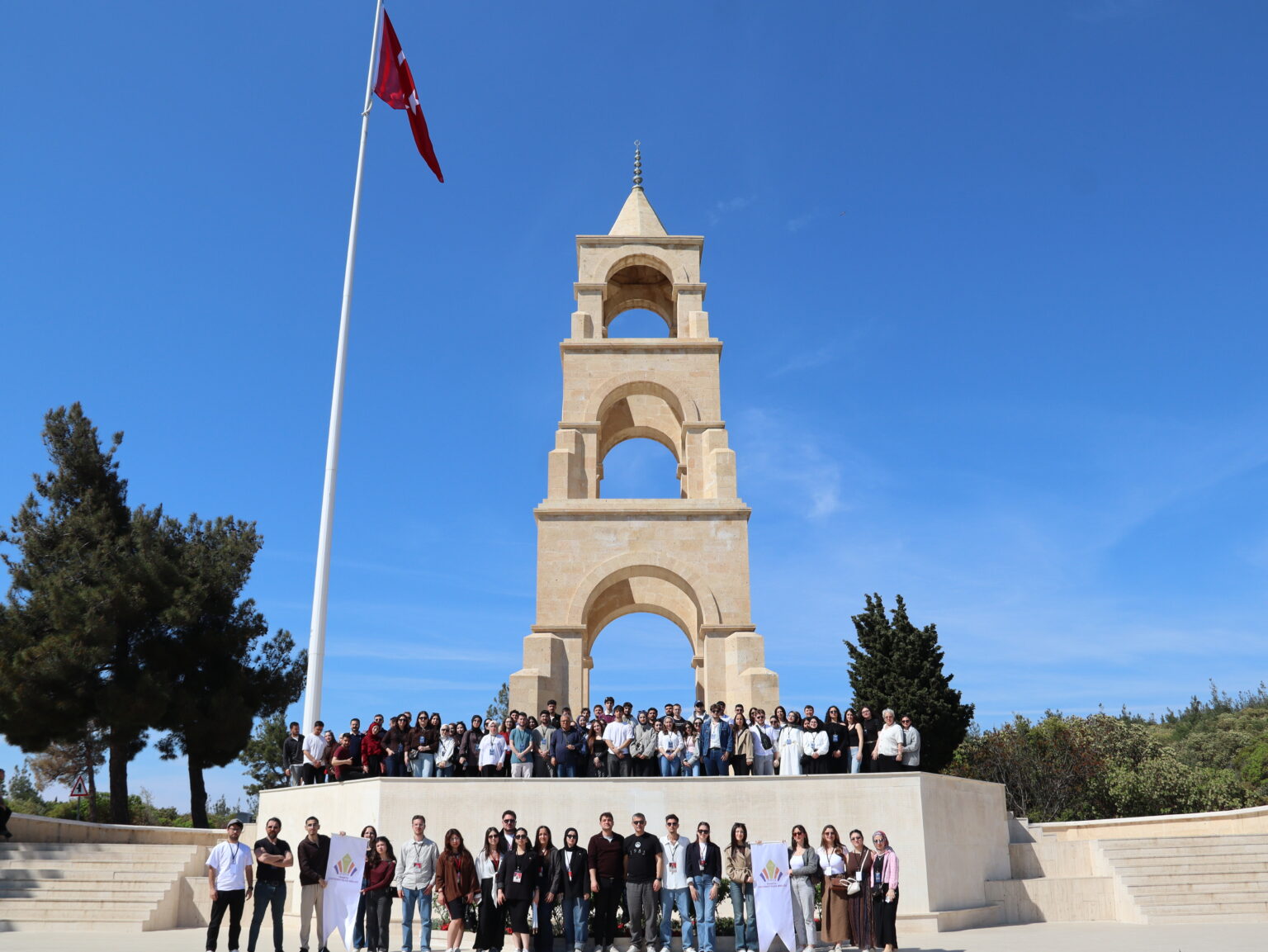 ÜNİDES ve Sosyal Sorumluluk Projesi Hazırlayan Topluluklarımızdan Çanakkale'ye Anlamlı Gezi 8