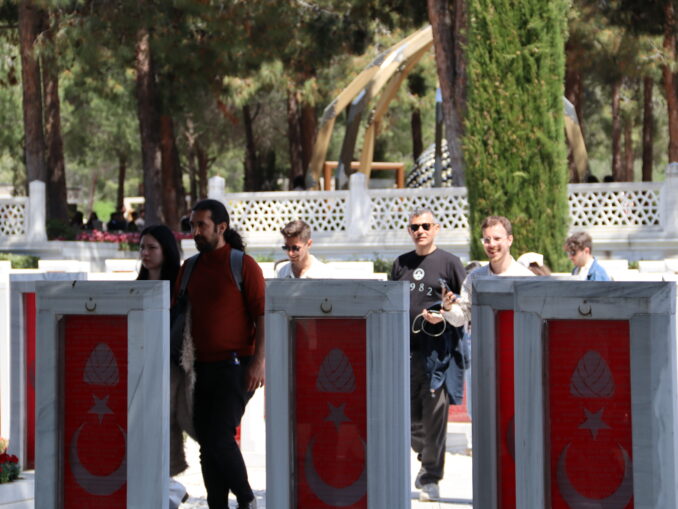 ÜNİDES ve Sosyal Sorumluluk Projesi Hazırlayan Topluluklarımızdan Çanakkale'ye Anlamlı Gezi 10