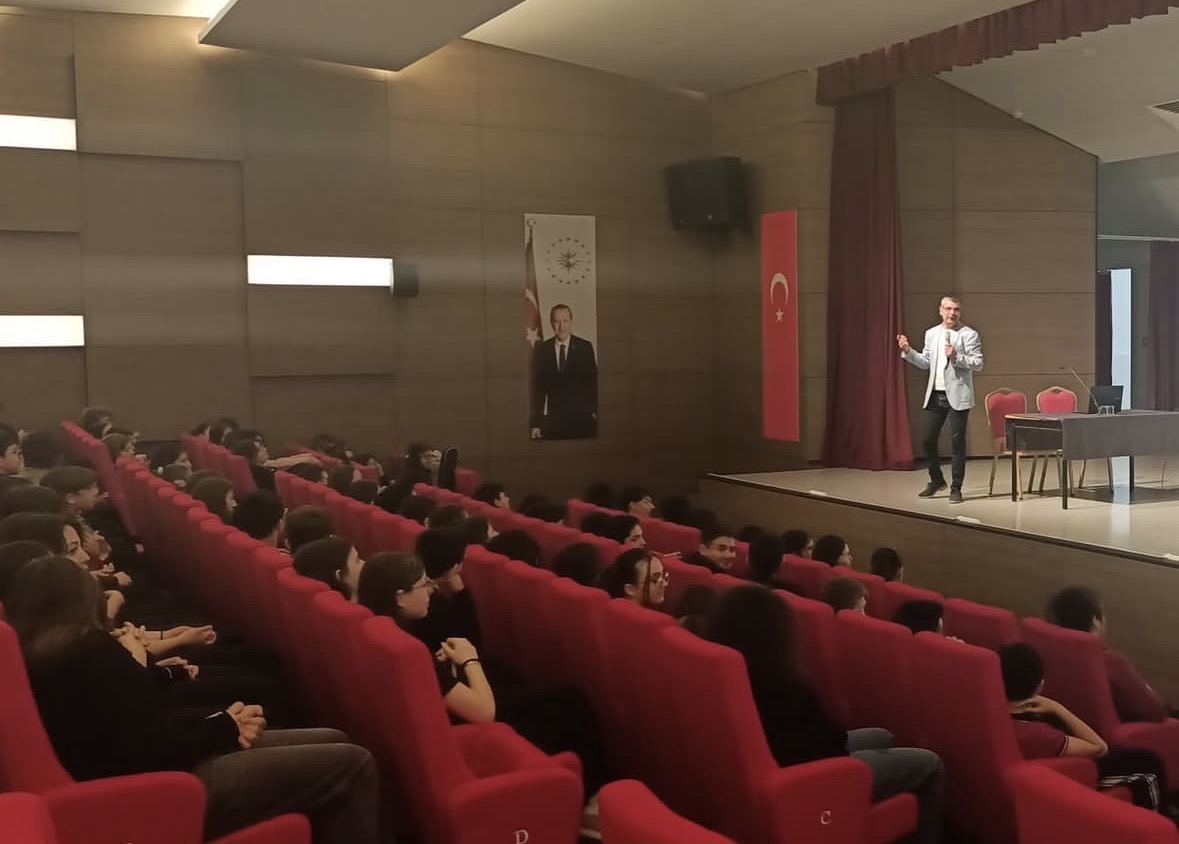 Dekanımız Prof. Dr. Suat Kara, TÜBİTAK Bilim Söyleşileri Kapsamında Öğrencilerle Buluştu 5
