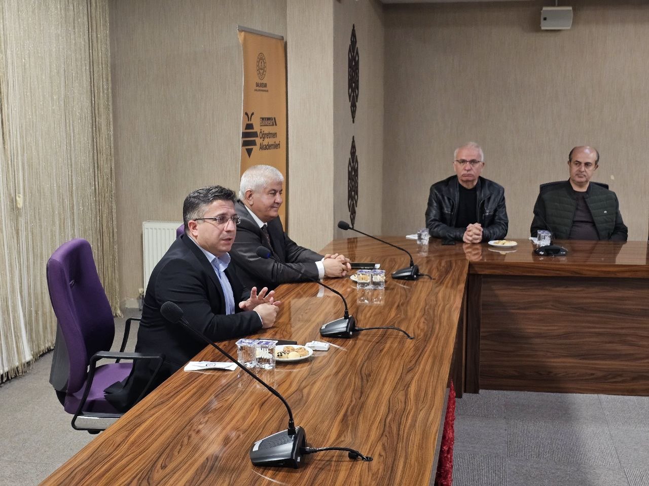  Köklerden Geleceğe Gönül Köprüsü Kuruldu: Rektör Oğurlu “Türk Dünyasında Dil Birliği”ni Anlattı 3