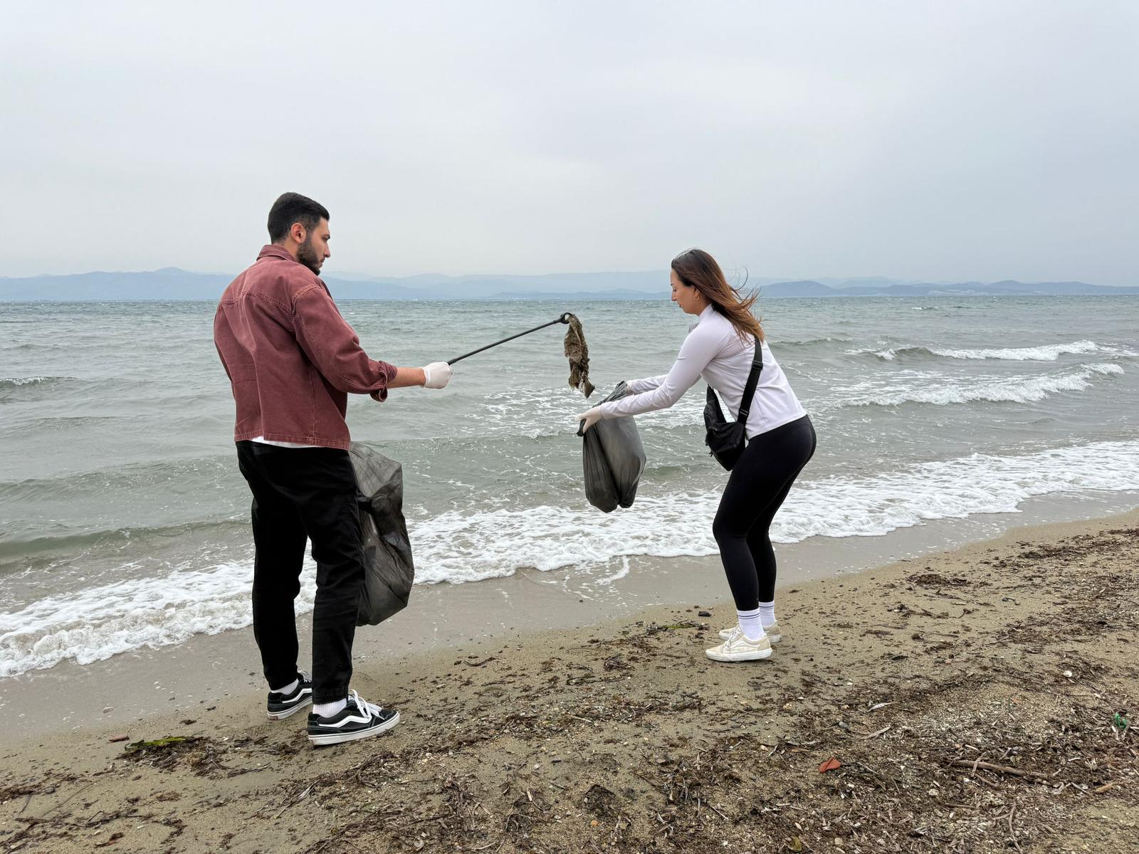 Edremit Sahillerinde El Ele Temiz sahil, Temiz Deniz 8