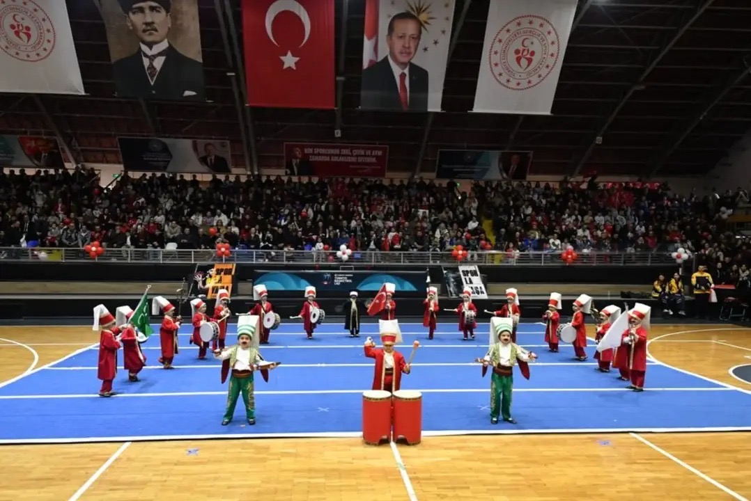 Rektör Oğurlu, 23 Nisan Ulusal Egemenlik ve Çocuk Bayramı Kutlama Programına Katıldı  6