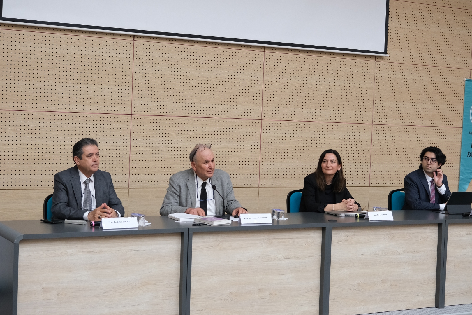 Roma'dan Günümüze Hukukun İzleri BAÜN'de Masaya Yatırıldı 7